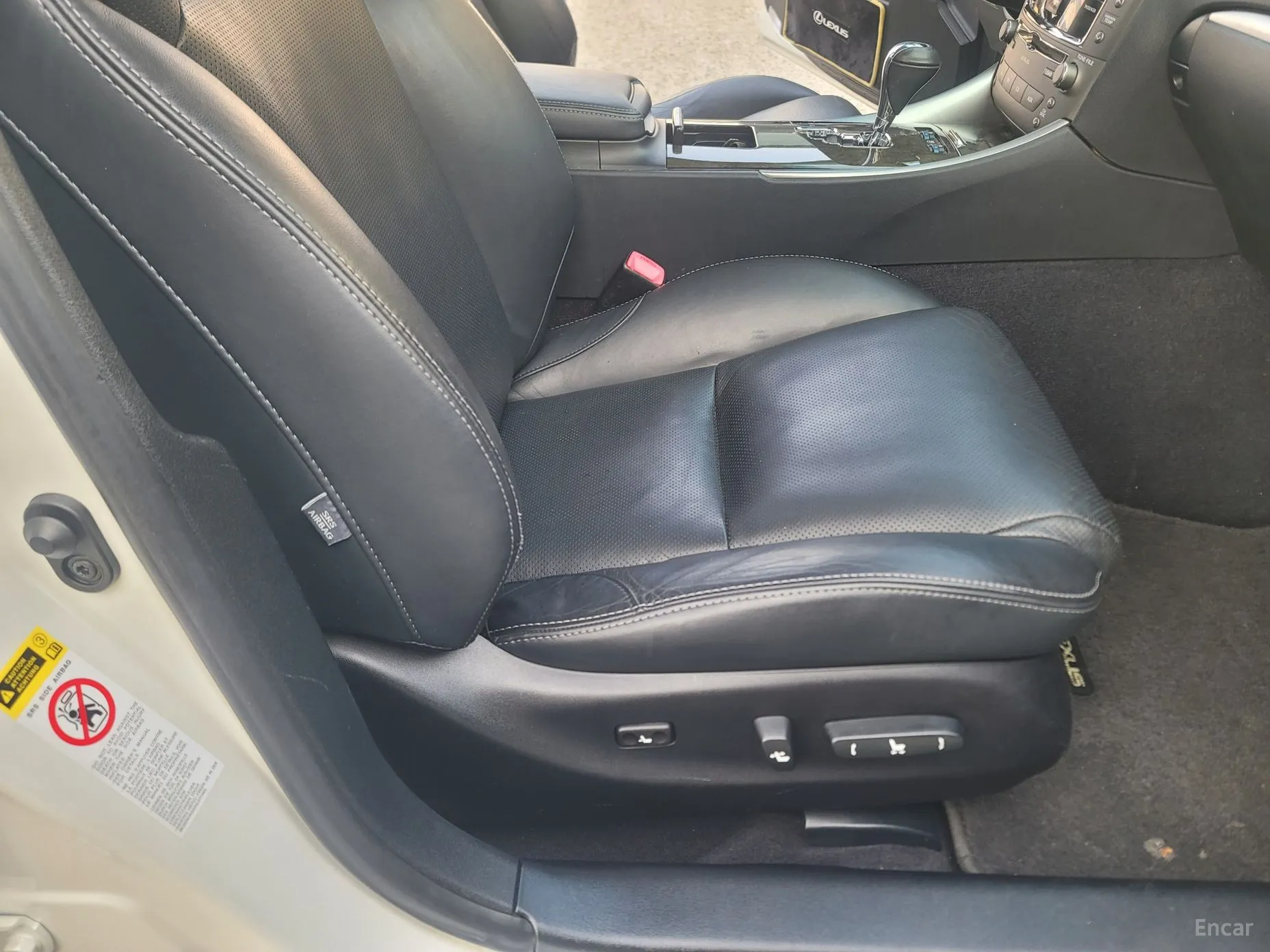 Lexus IS250 превью 13