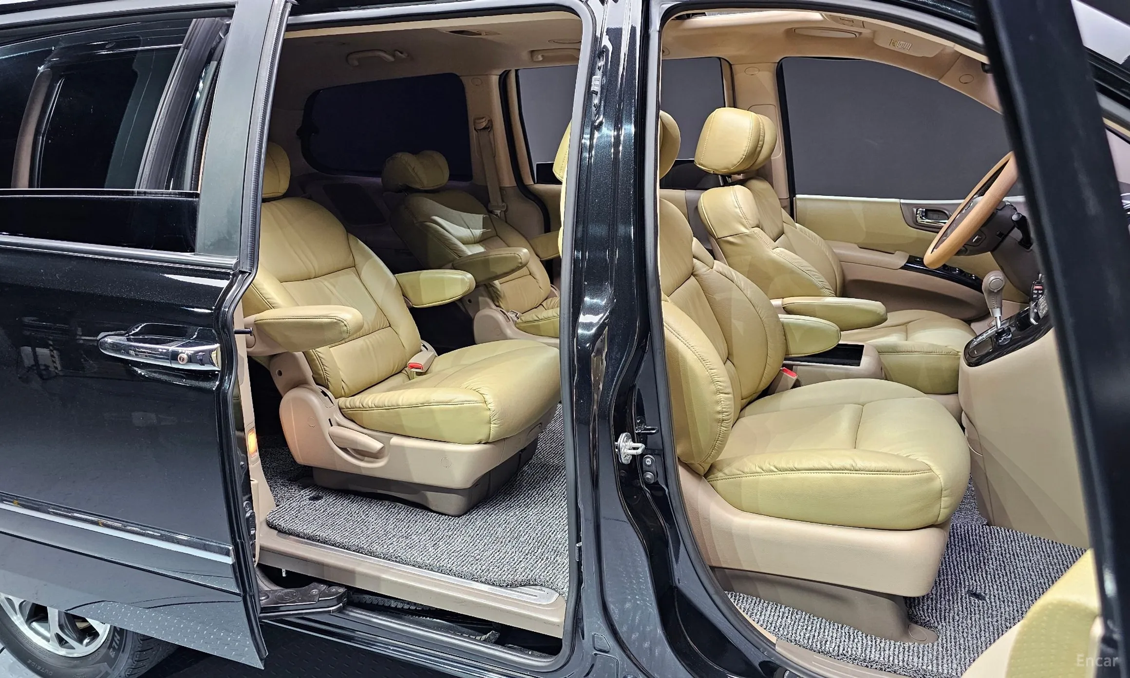 Kia Carnival R превью 10