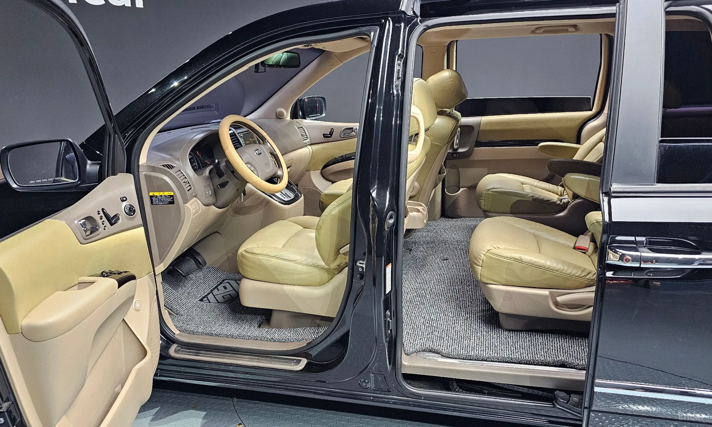 Kia Carnival R превью 19