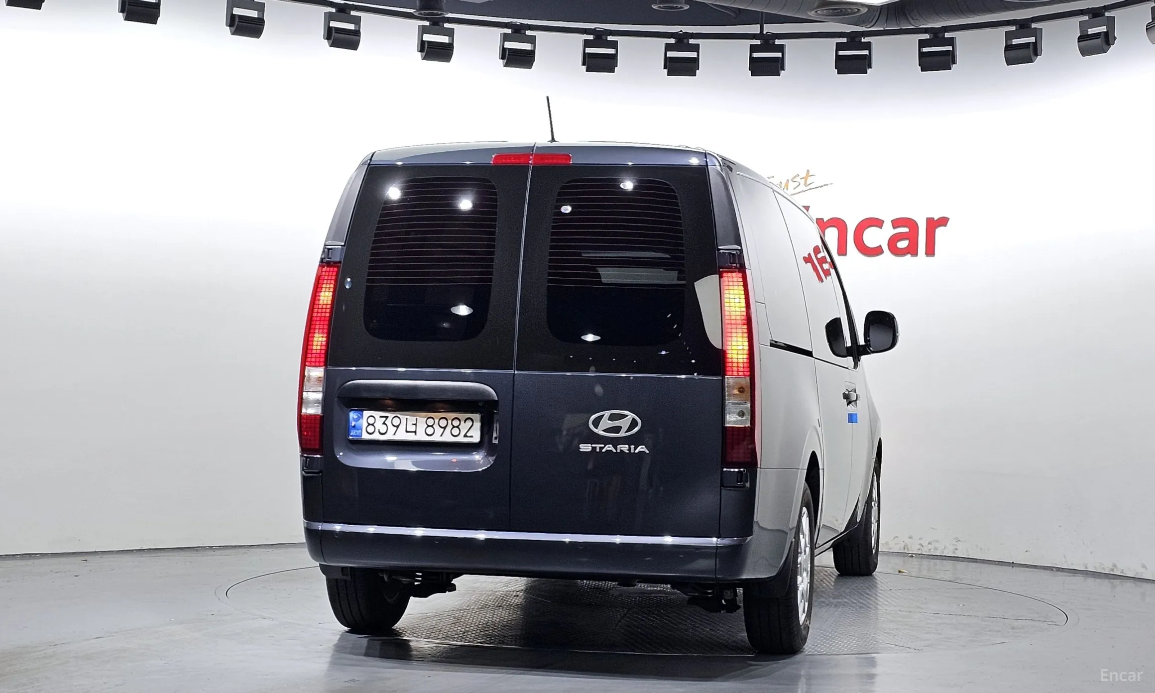 Hyundai Staria превью 3