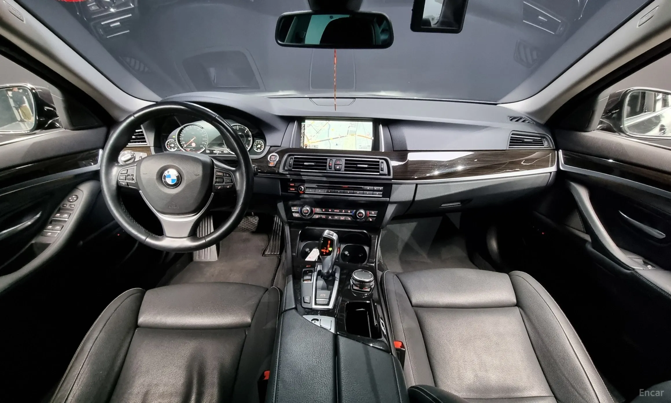 BMW 5 Series (F10) превью 4
