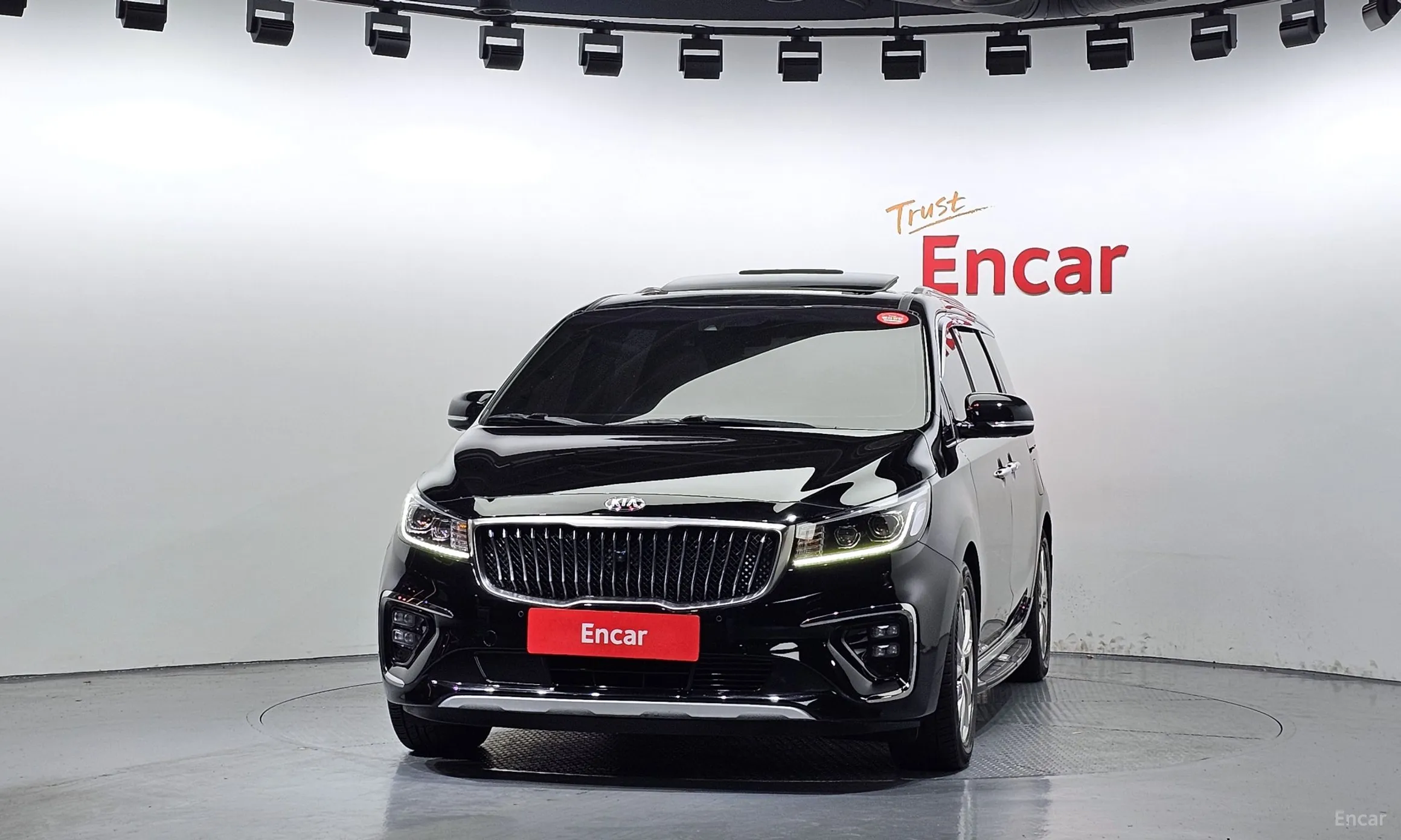 Kia Carnival превью 2