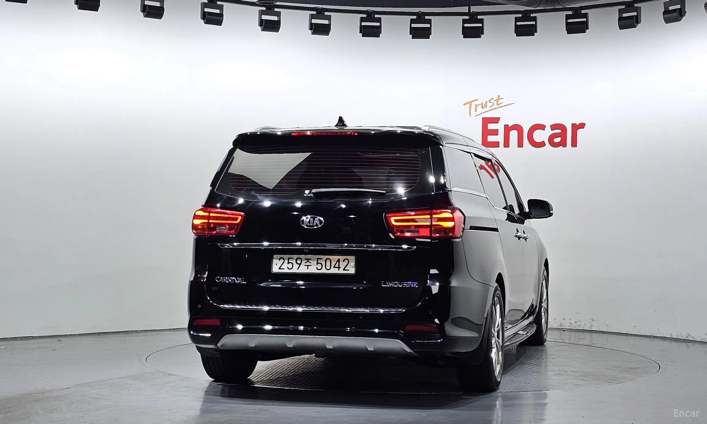 Kia Carnival превью 3