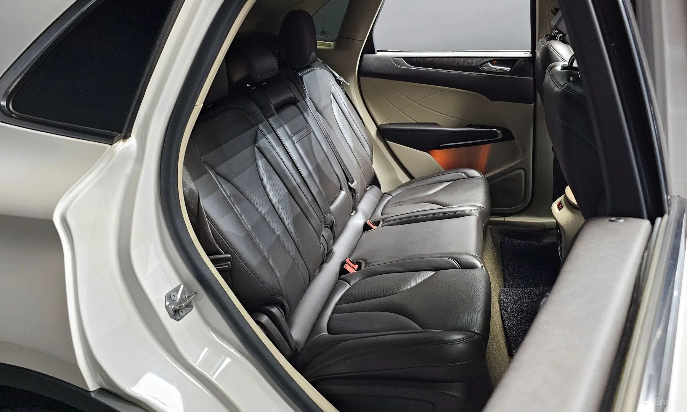 Lincoln MKC превью 12