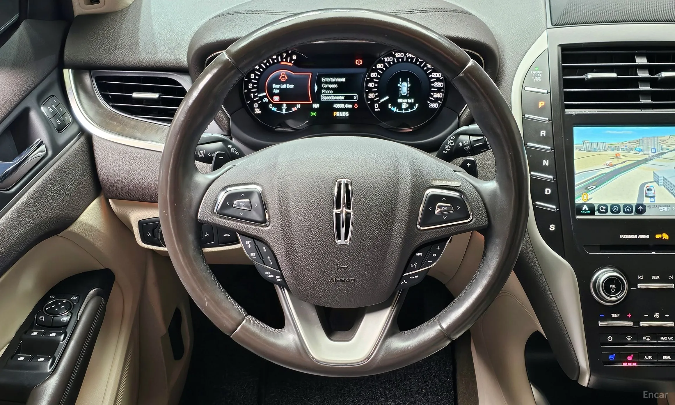 Lincoln MKC превью 14