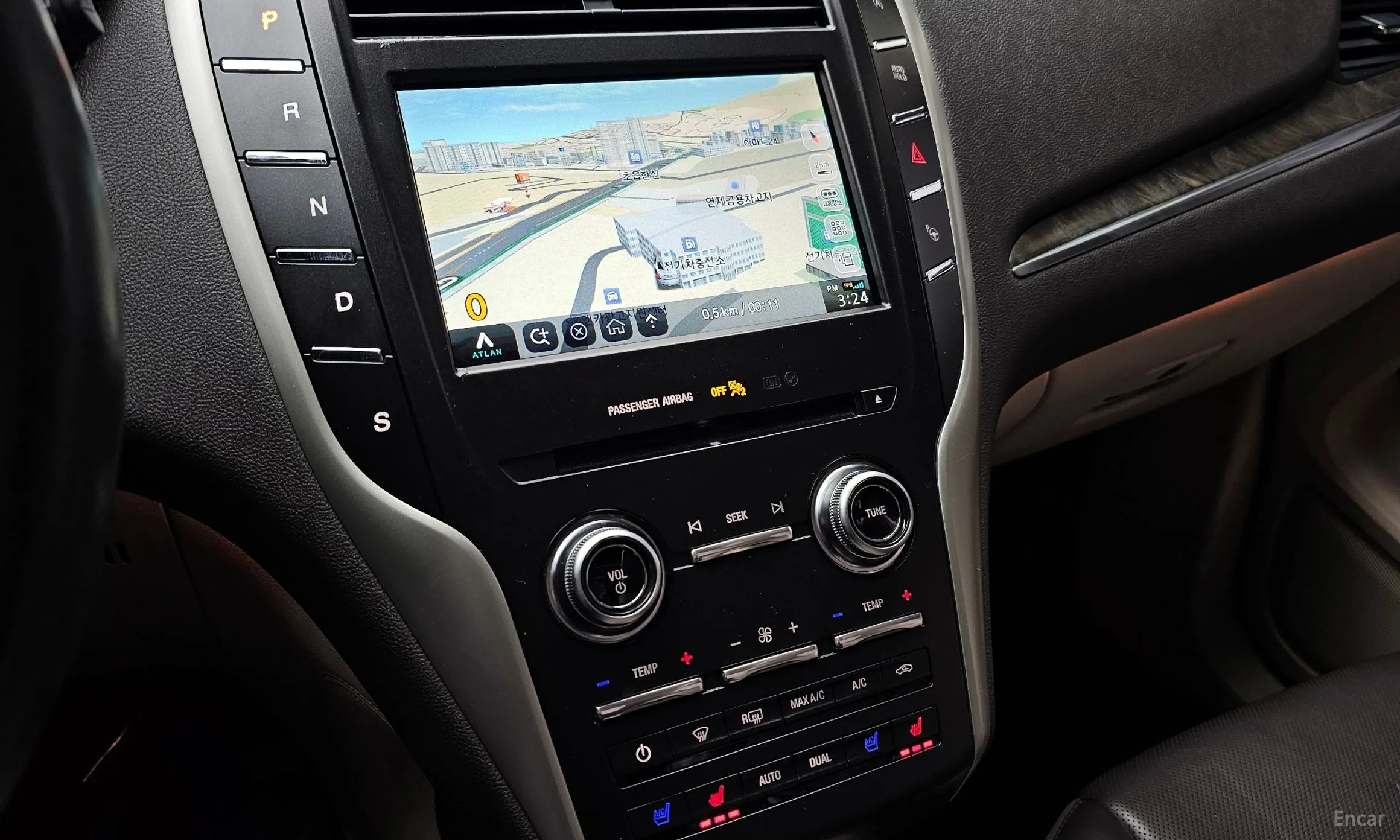 Lincoln MKC превью 15