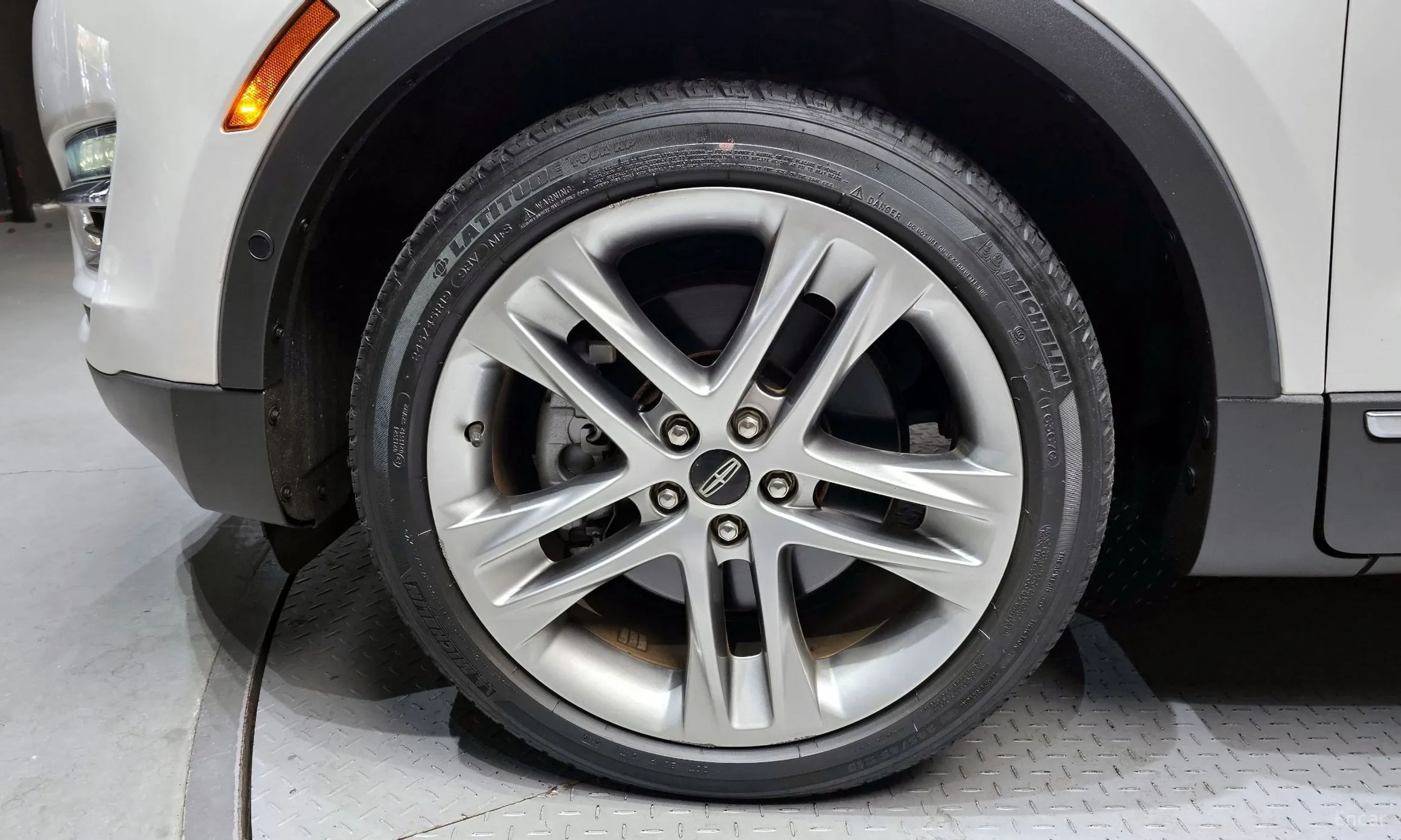 Lincoln MKC превью 5