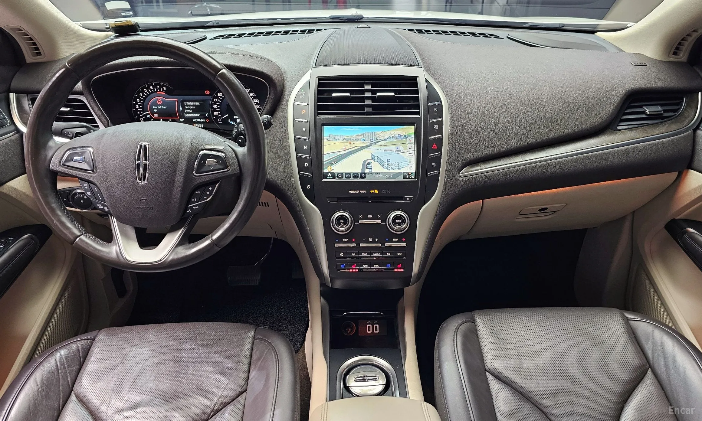 Lincoln MKC превью 7