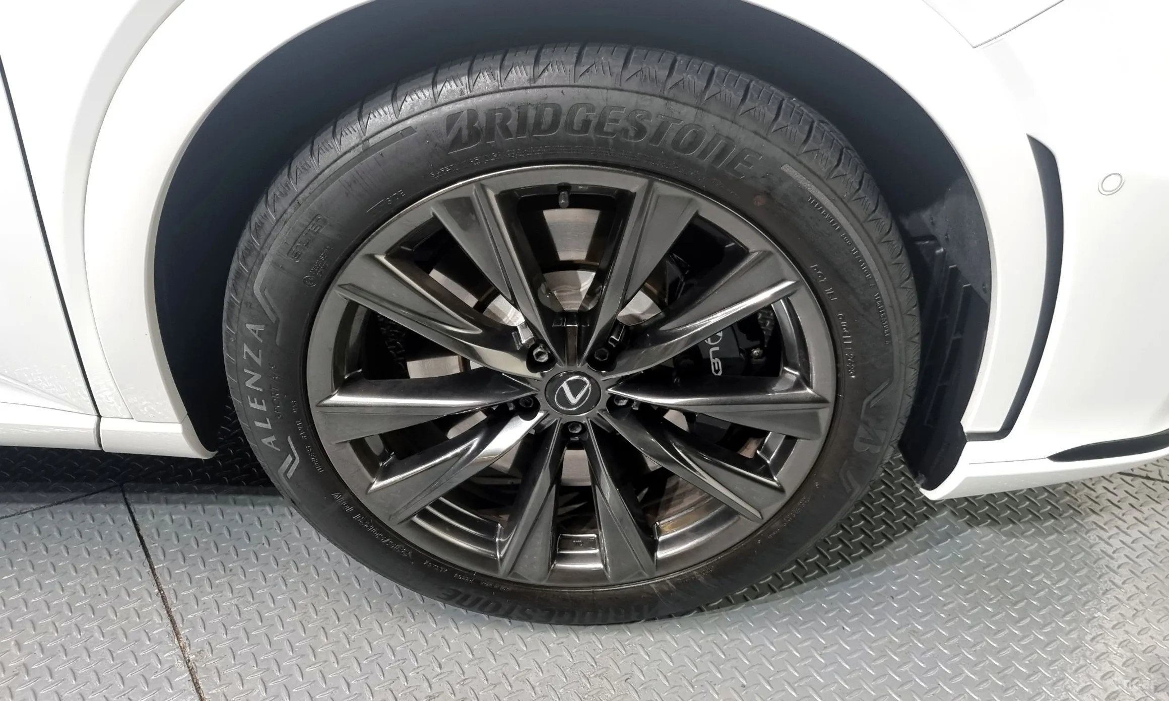 Lexus RX500h 5th Generation превью 5