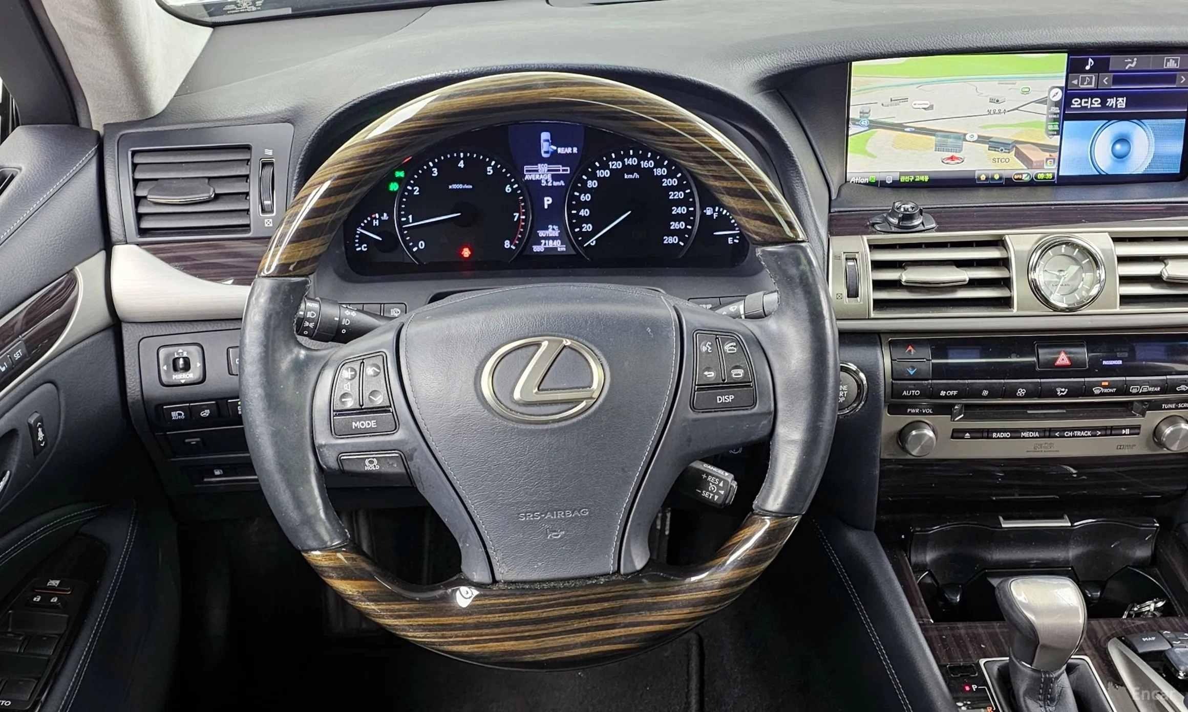 Lexus LS460 превью 13