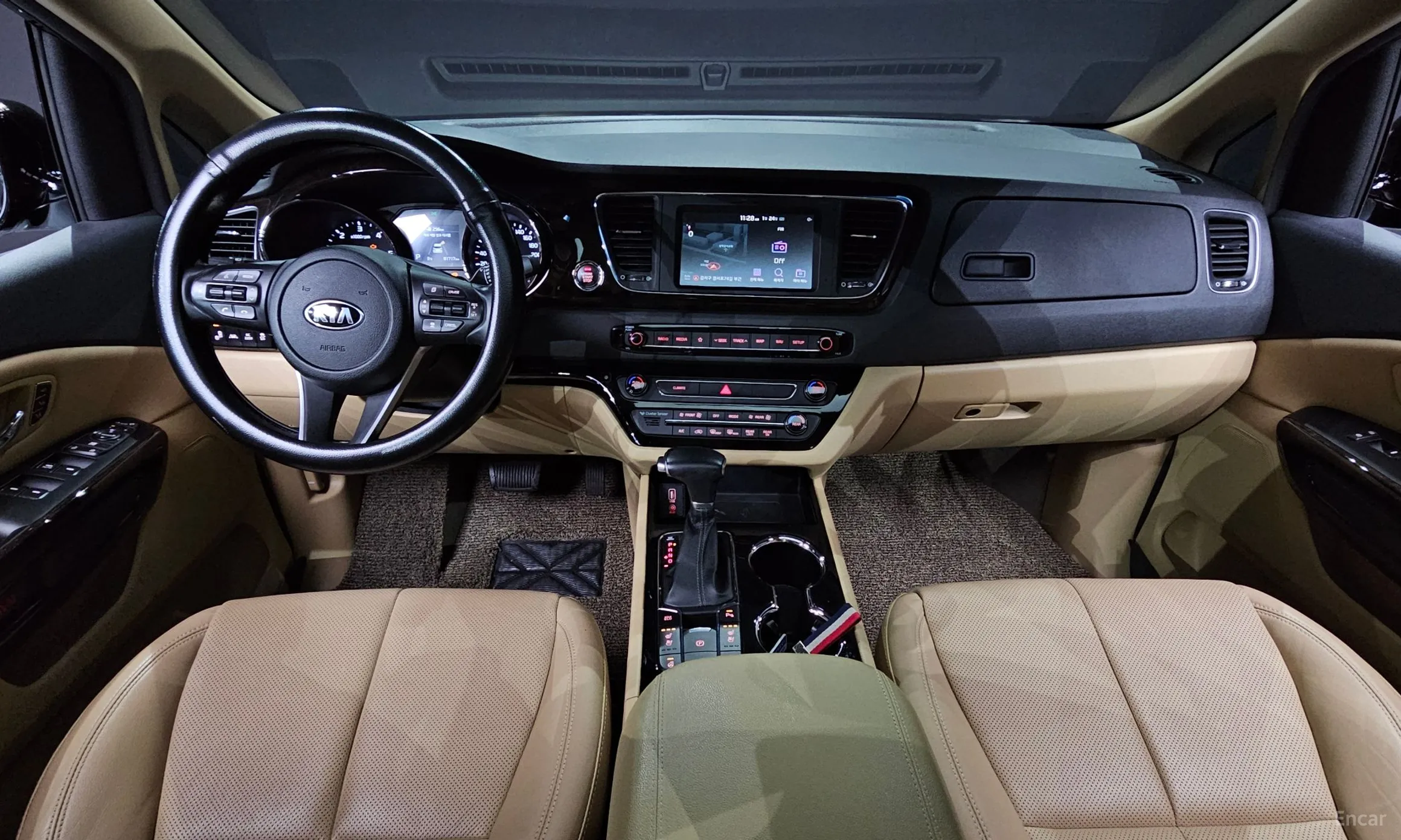 Kia Carnival превью 4