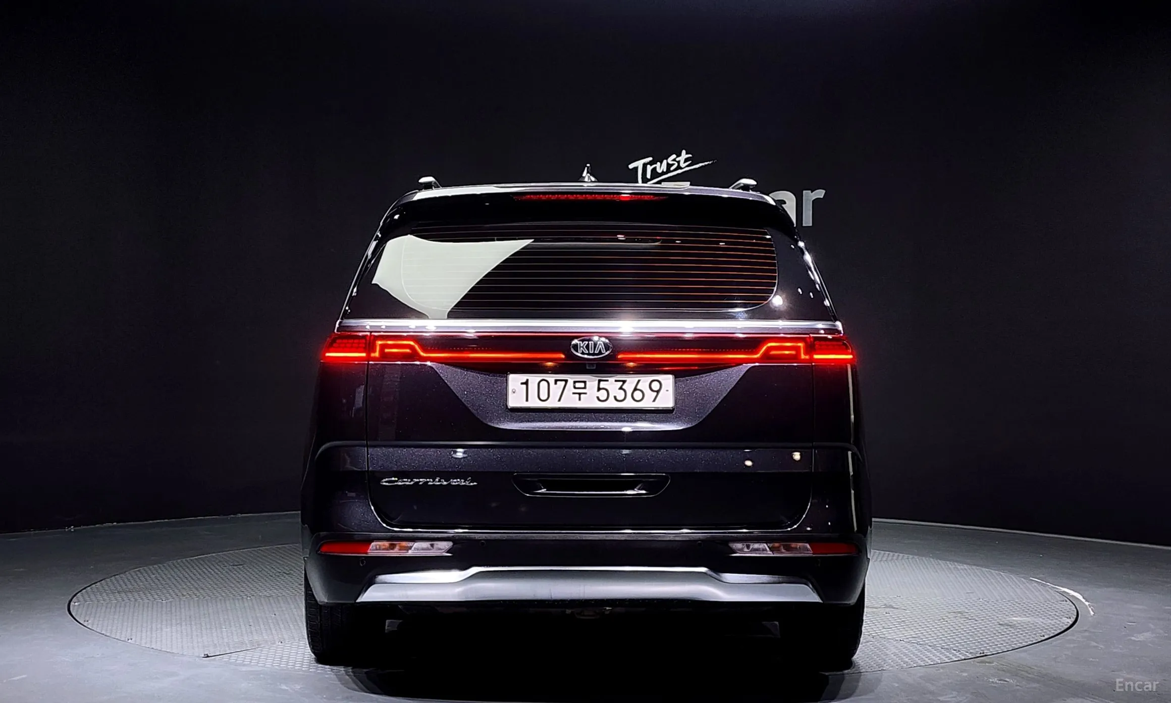 Kia Carnival Gen 4 превью 3