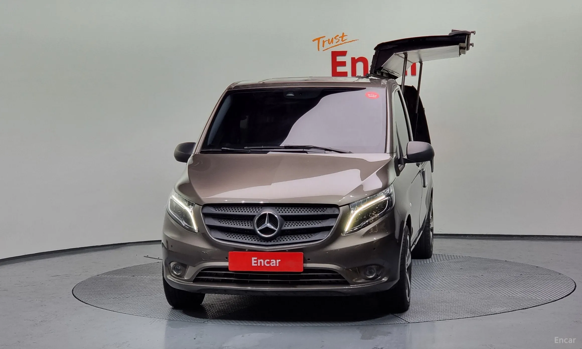 Mercedes Benz V-Class