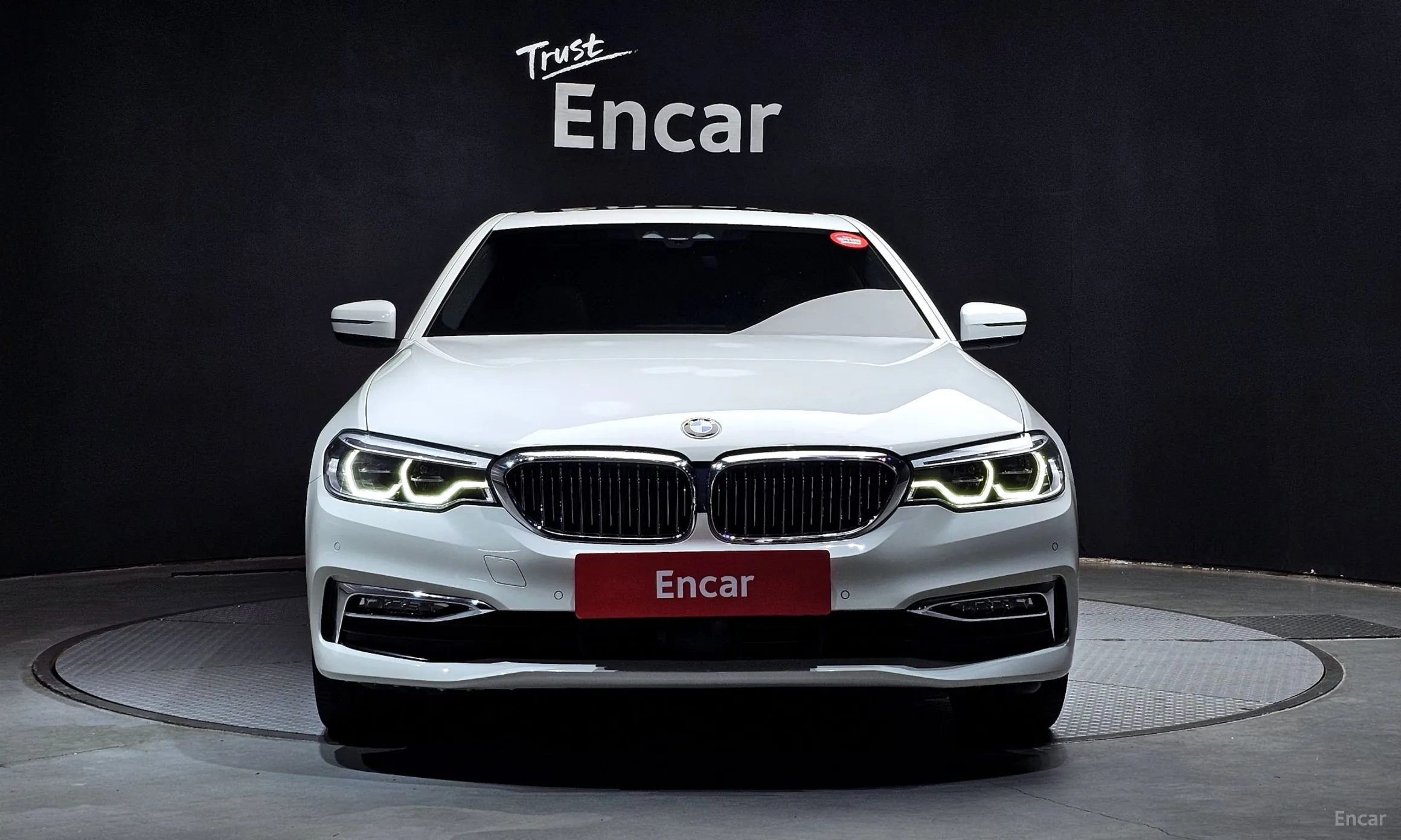 BMW 5 Series (G30) превью 2