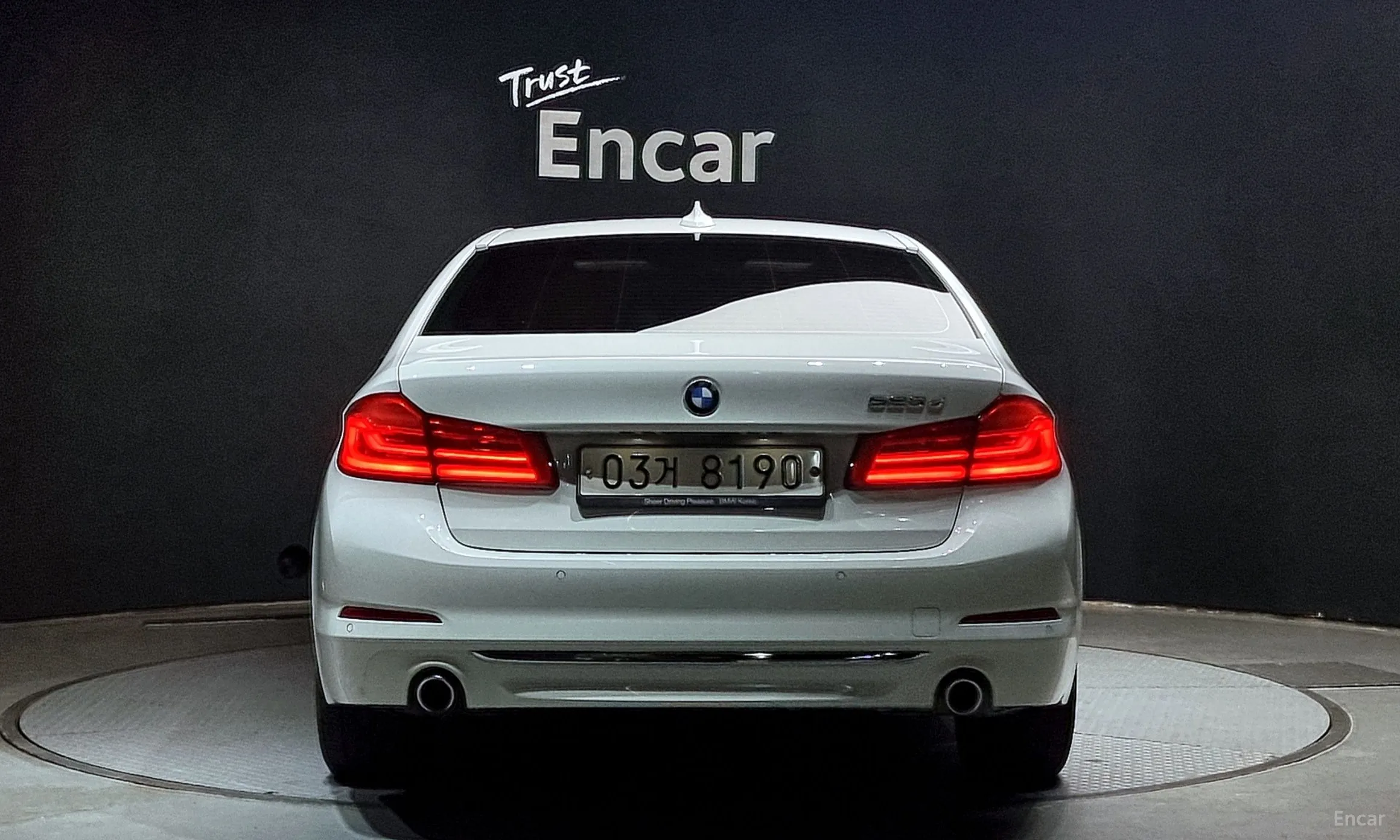 BMW 5 Series (G30) превью 3