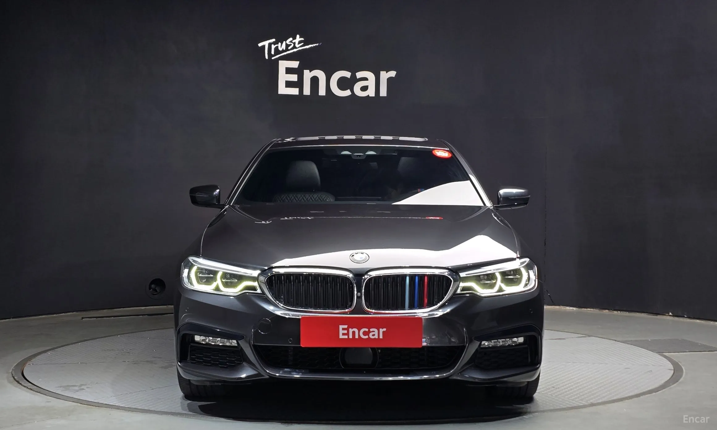 BMW 5 Series (G30) превью 2