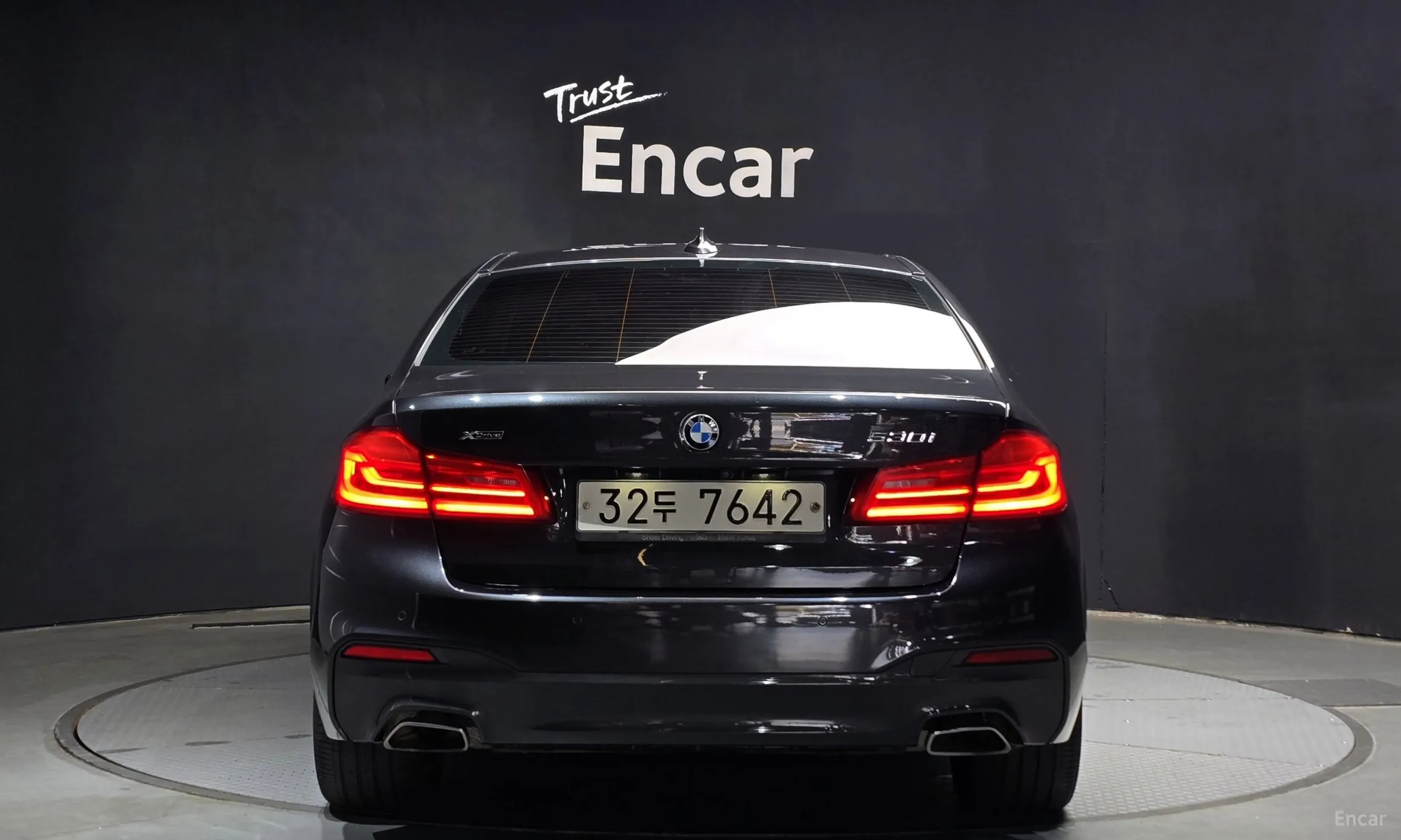 BMW 5 Series (G30) превью 3