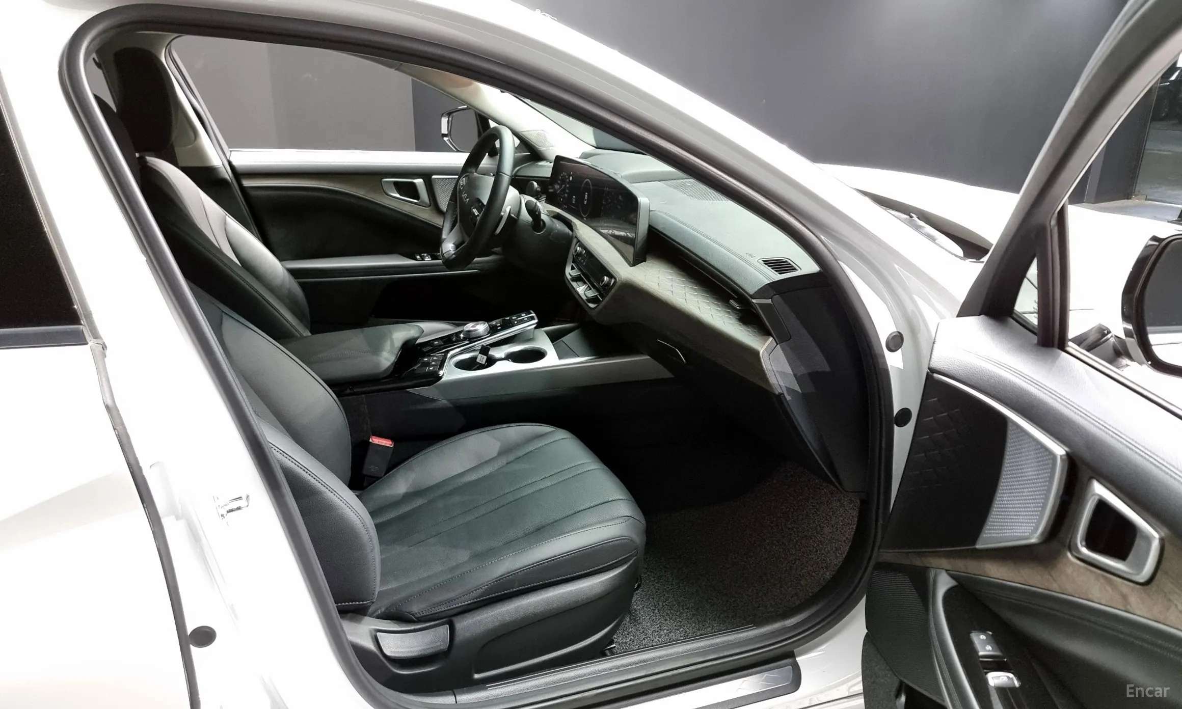 Kia K8 превью 11