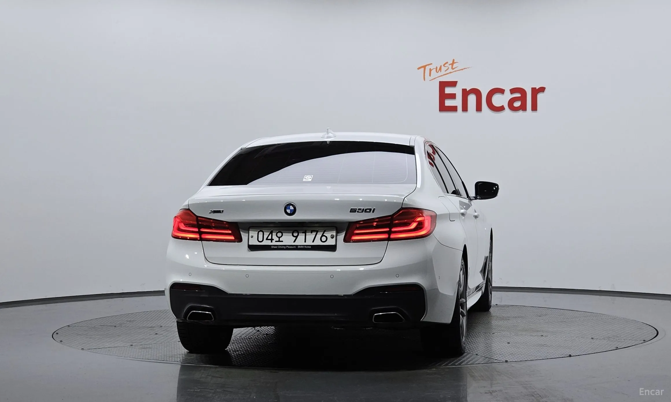 BMW 5 Series (G30) превью 3