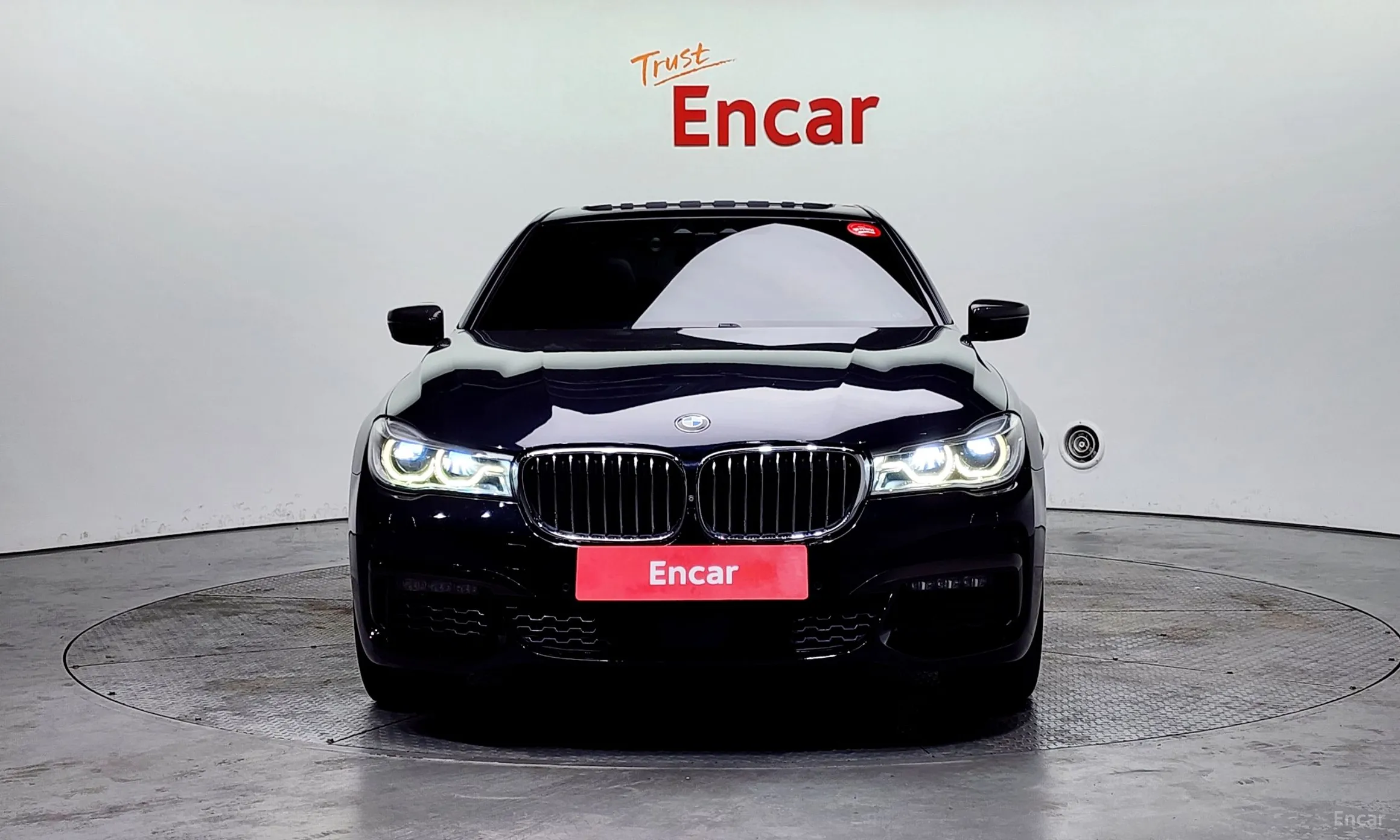 BMW 7 Series (G11) превью 2