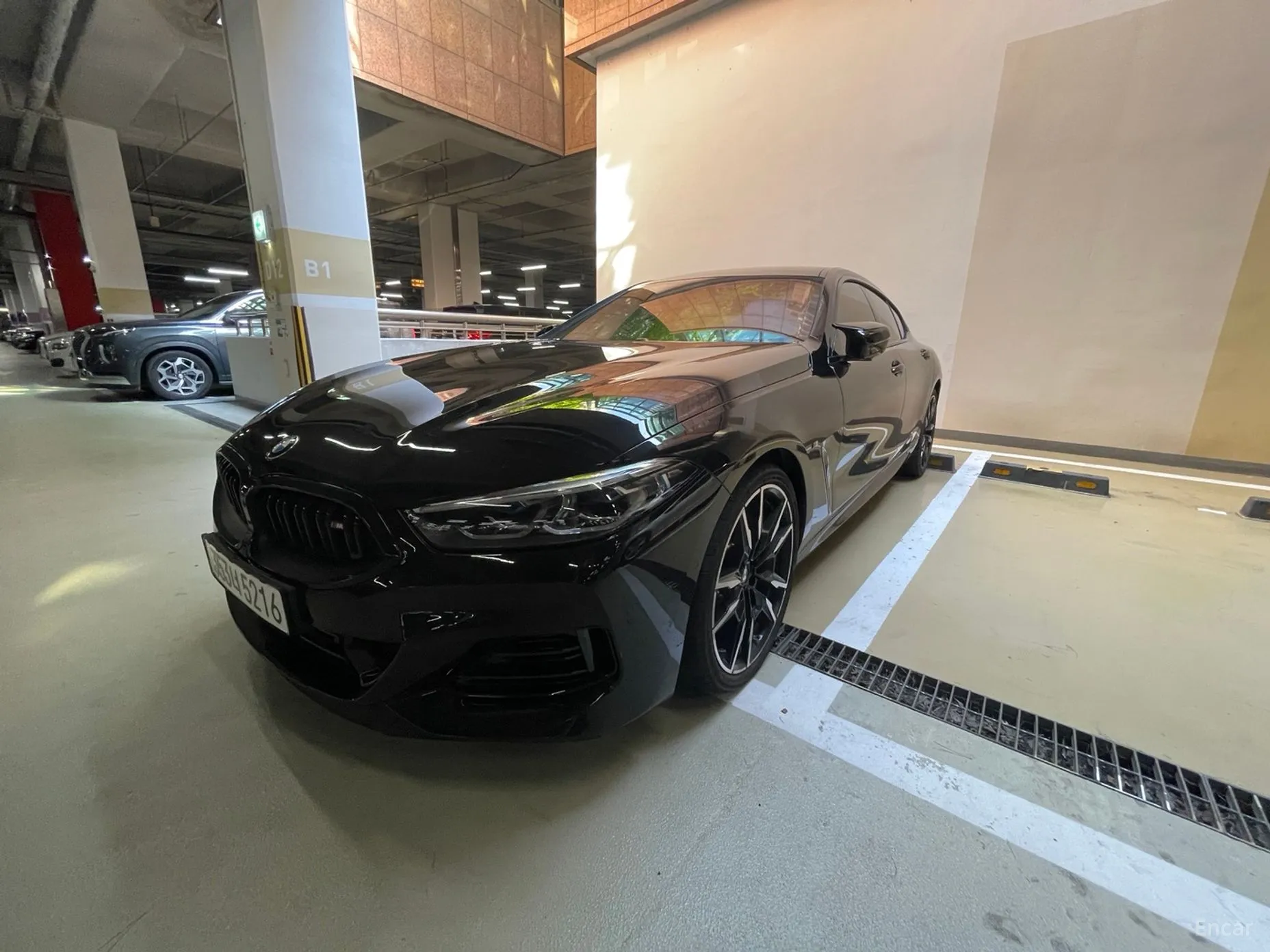 BMW 8-series (G15) превью 3