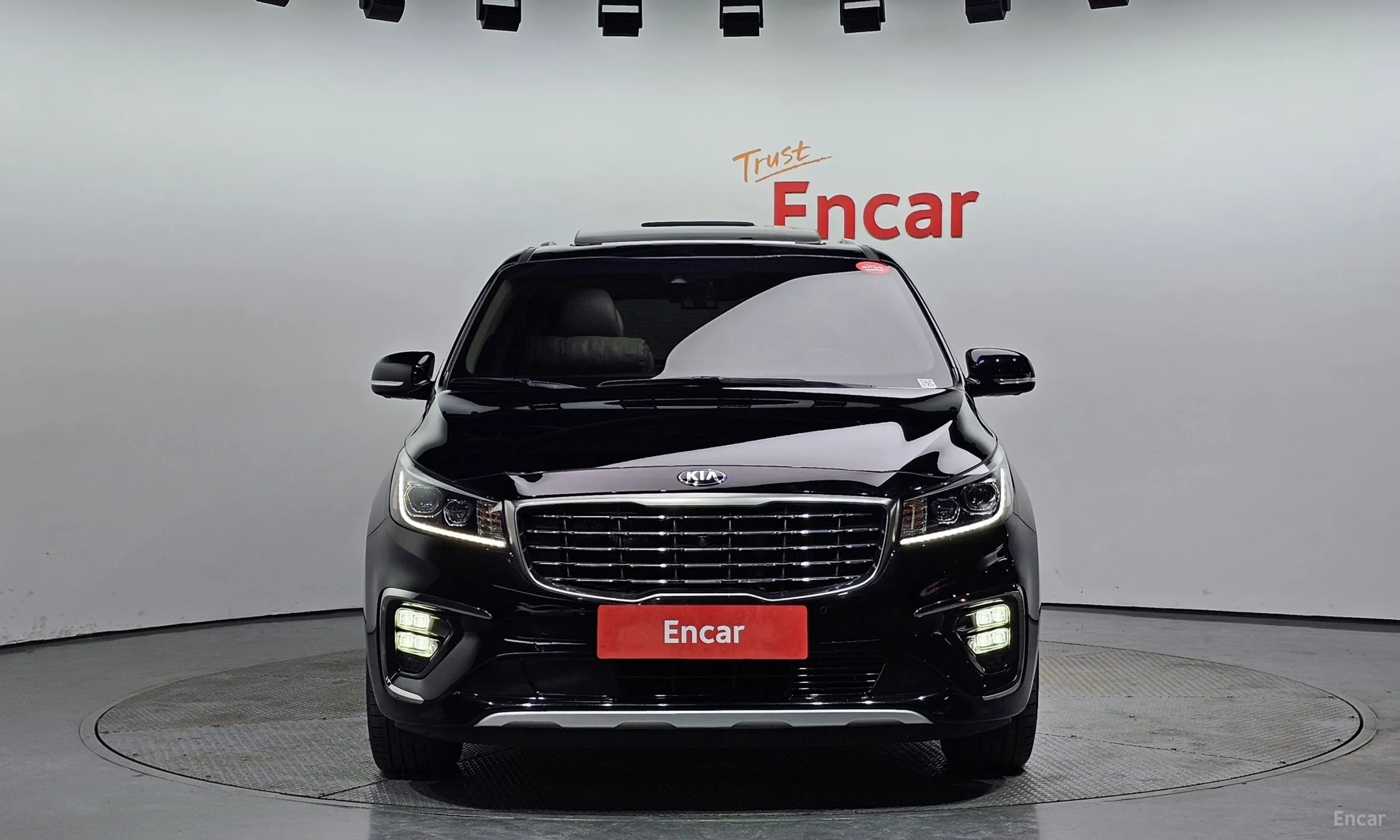 Kia Carnival превью 2