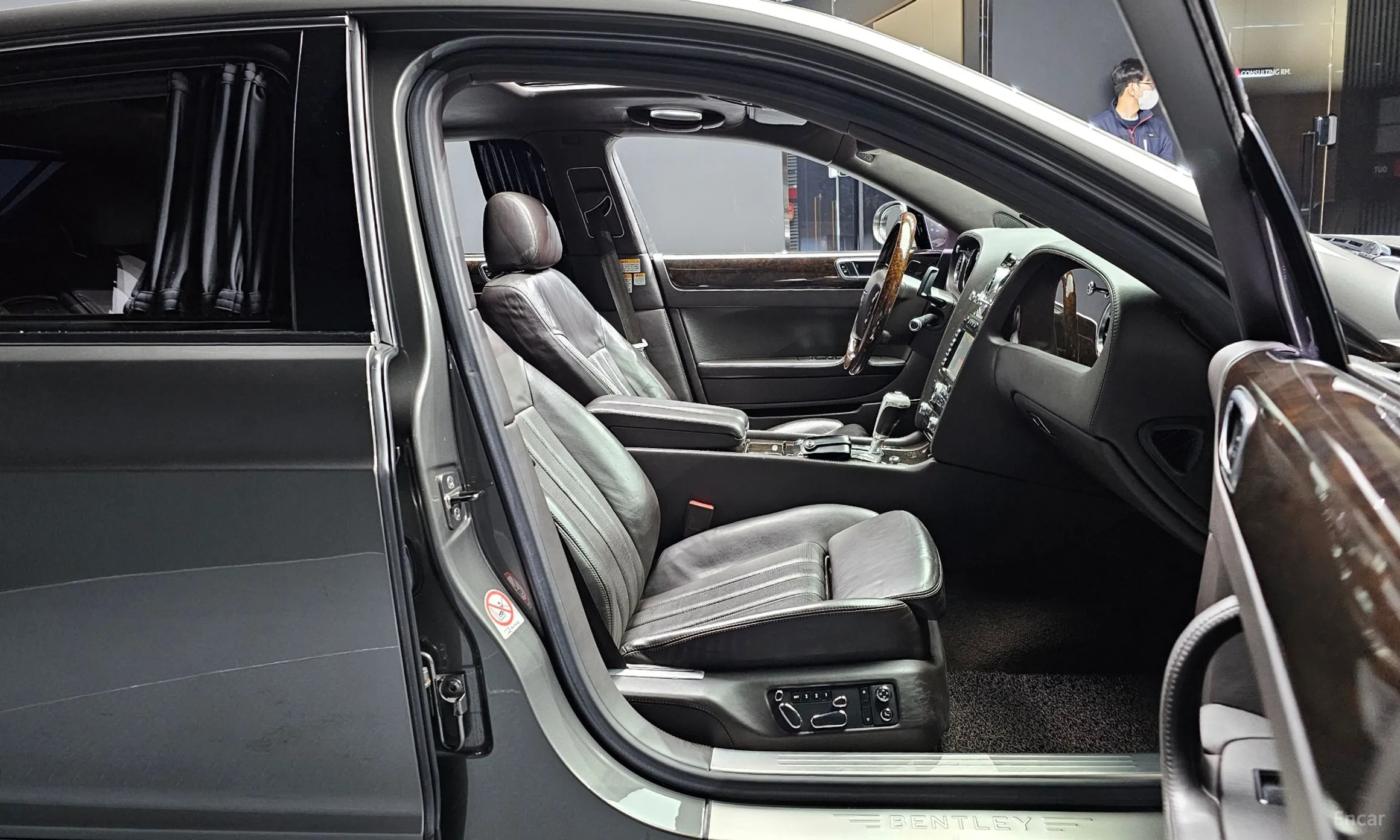Bentley Flying Spur Gen 1 превью 10