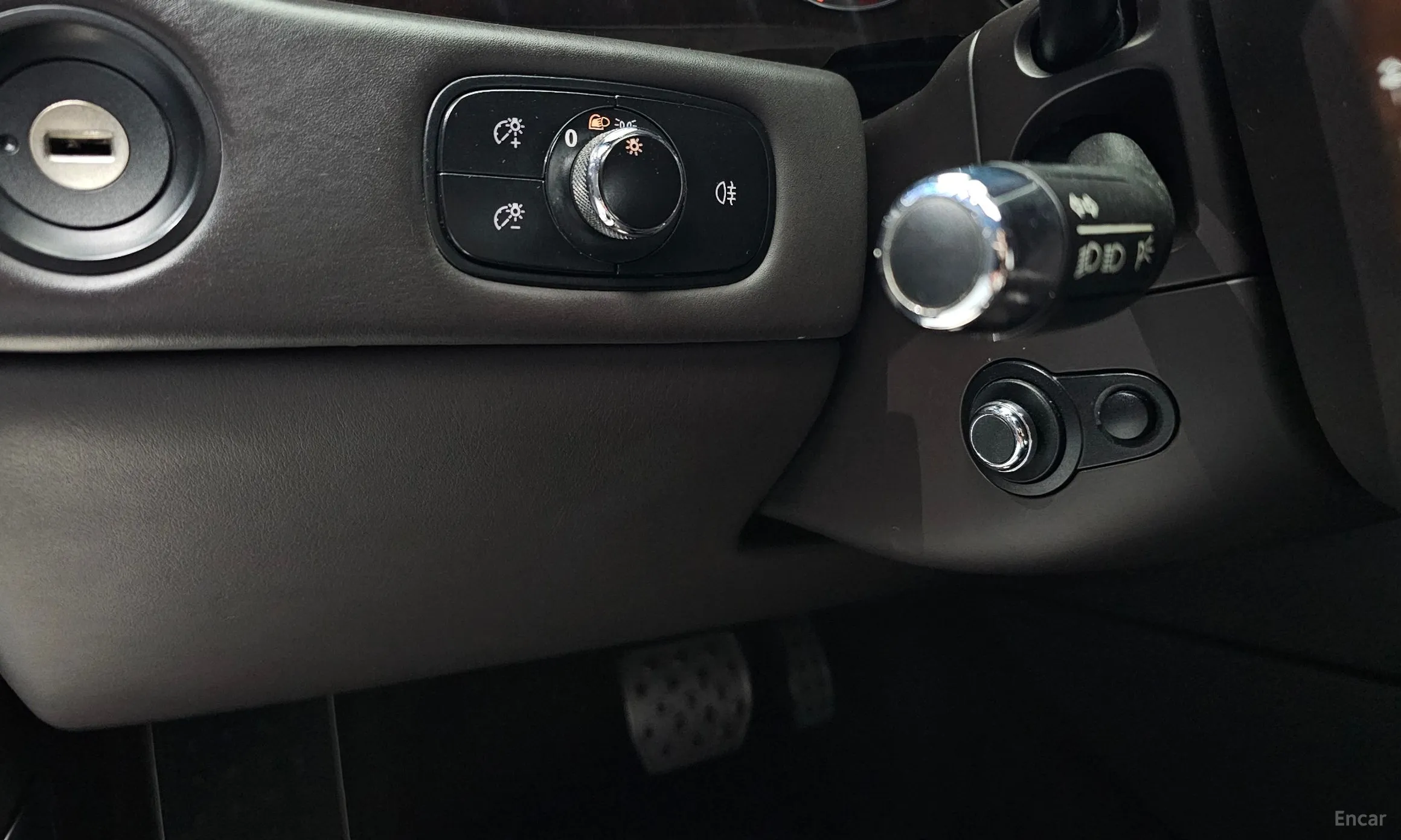 Bentley Flying Spur Gen 1 превью 16
