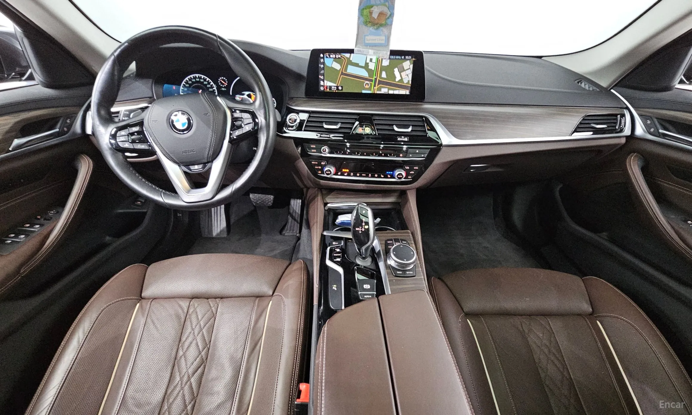 BMW 5 Series (G30) превью 4