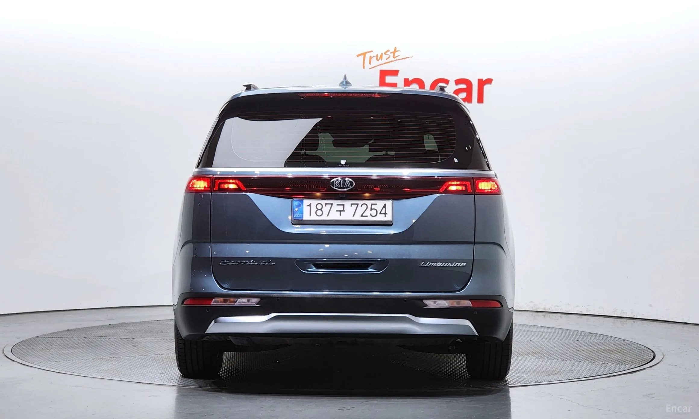Kia Carnival Gen 4 превью 3
