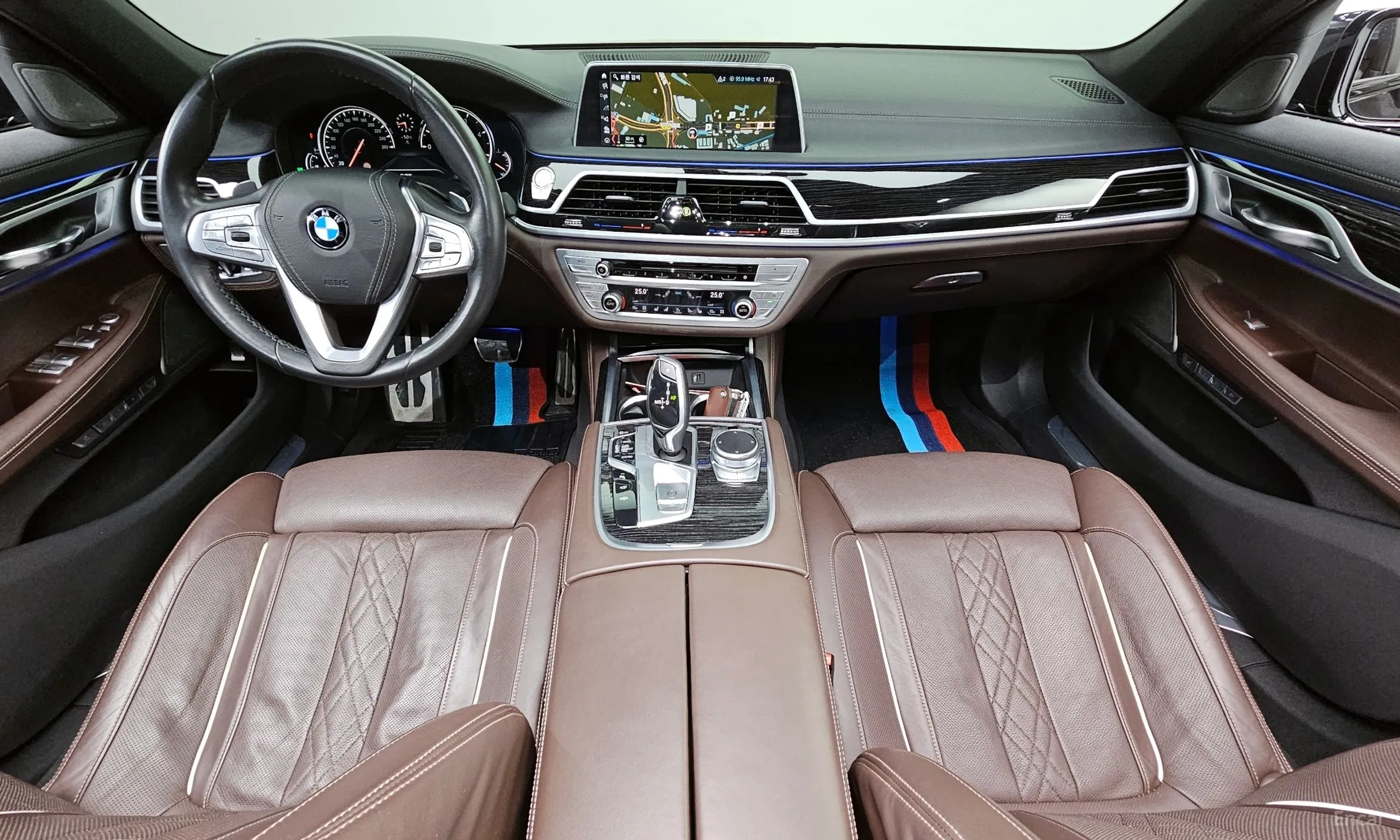 BMW 7 Series (G11) превью 4