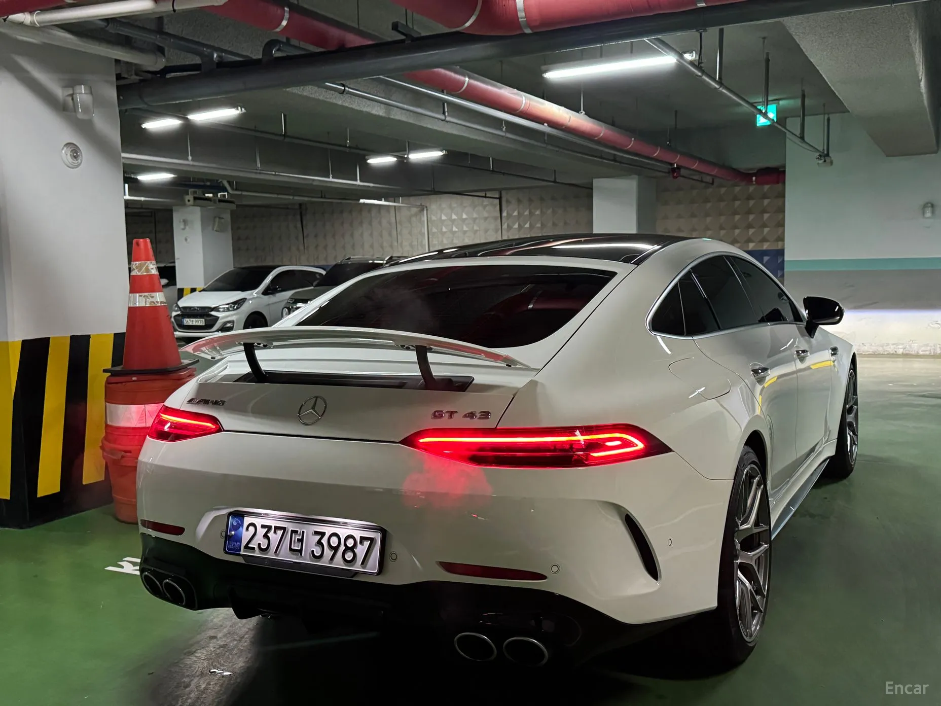 Mercedes Benz AMG GT превью 3