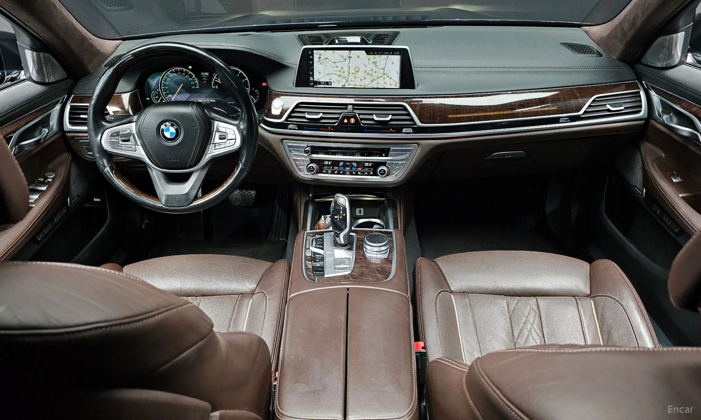BMW 7 Series (G11) превью 4