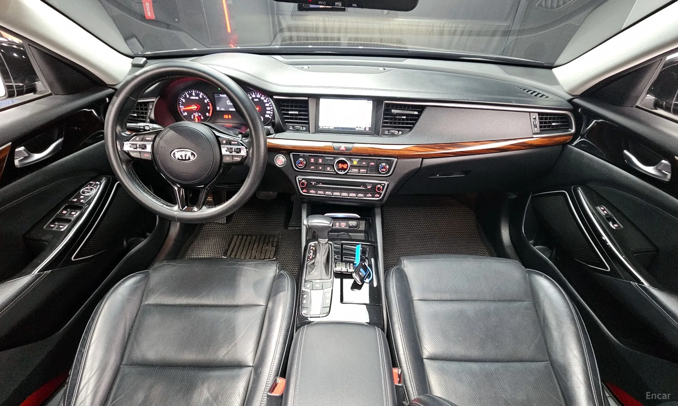 Kia K7 превью 4