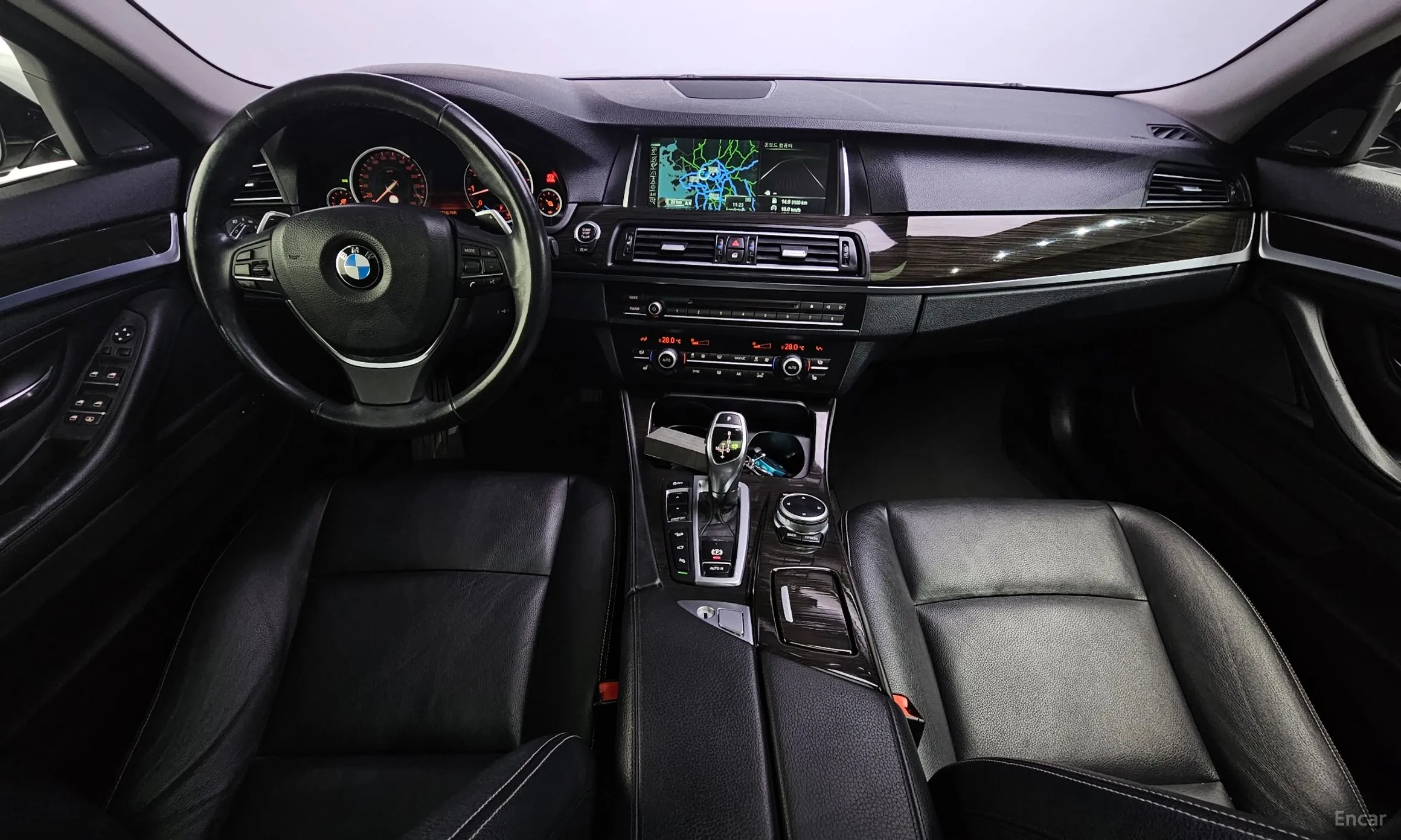 BMW 5 Series (F10) превью 4