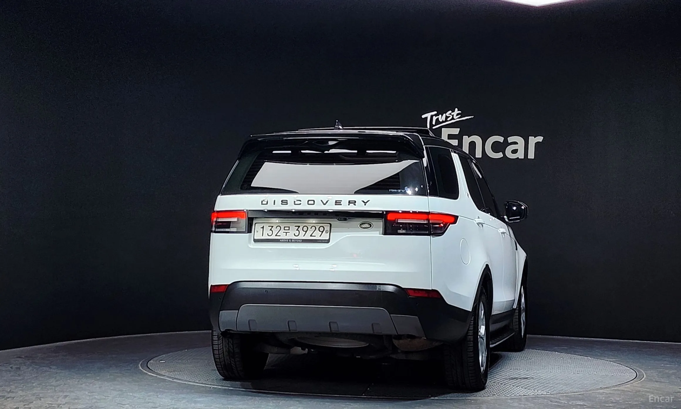 Land Rover Discovery 5 превью 3