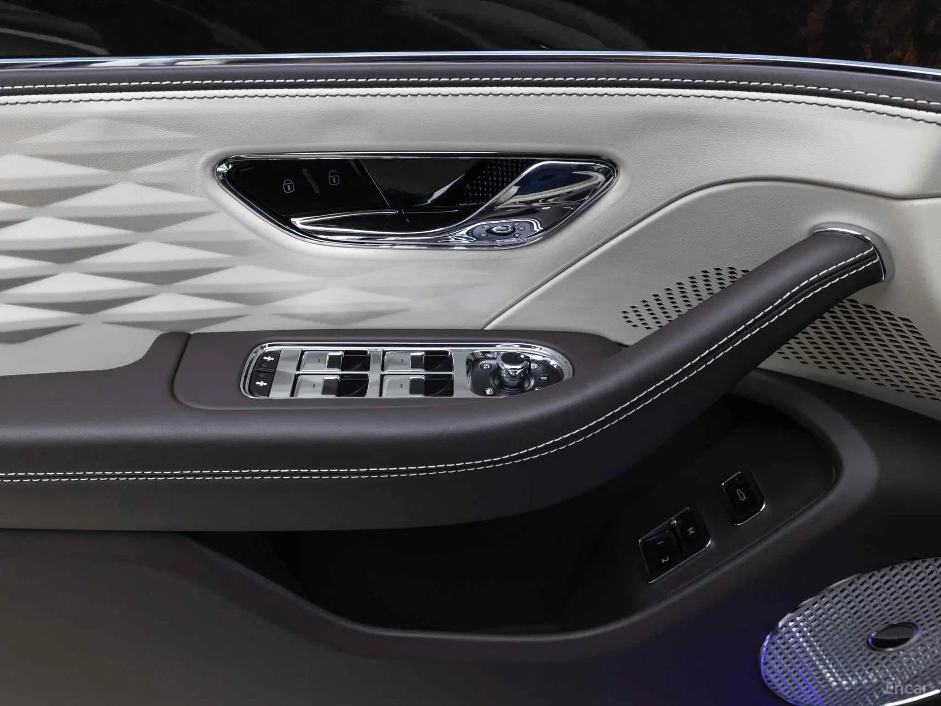 Bentley Flying Spur 3rd Generation превью 14