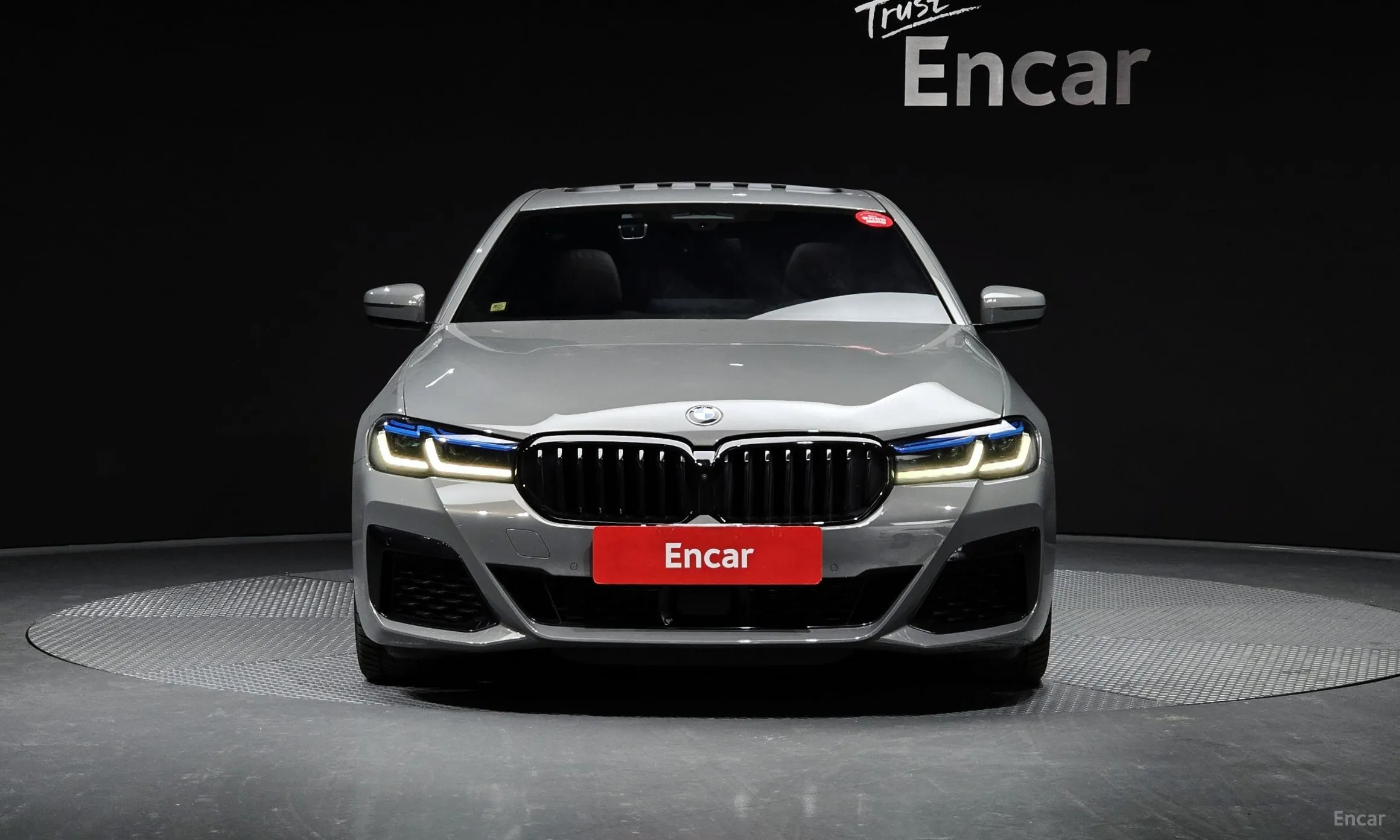 BMW 5 Series (G30) превью 2