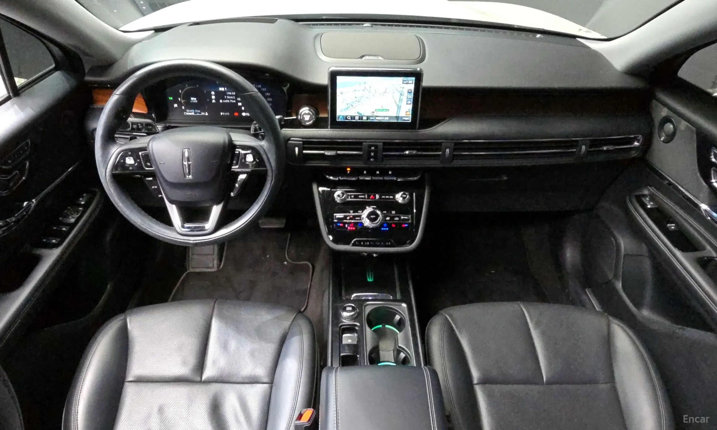 Lincoln Corsair превью 7