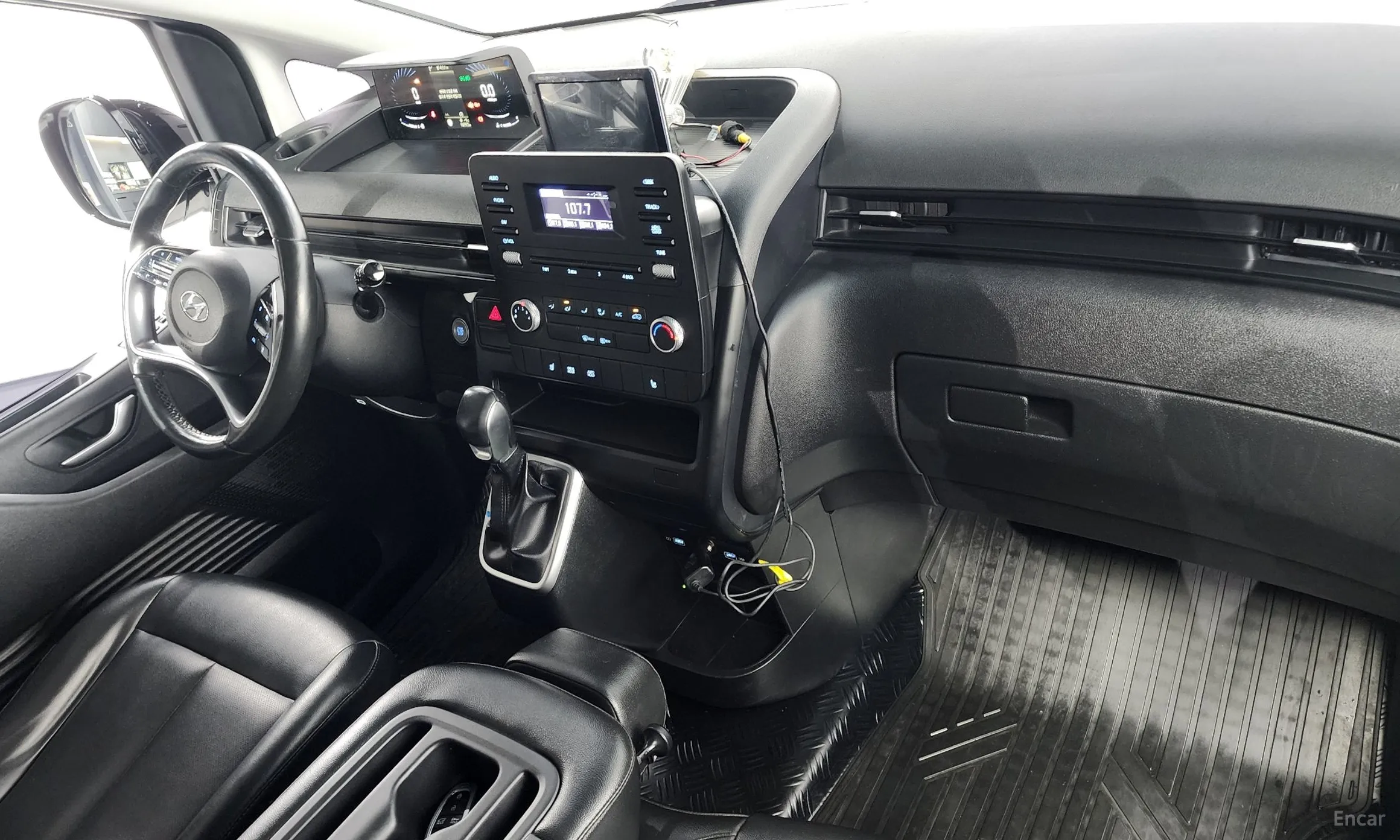 Hyundai Staria превью 4
