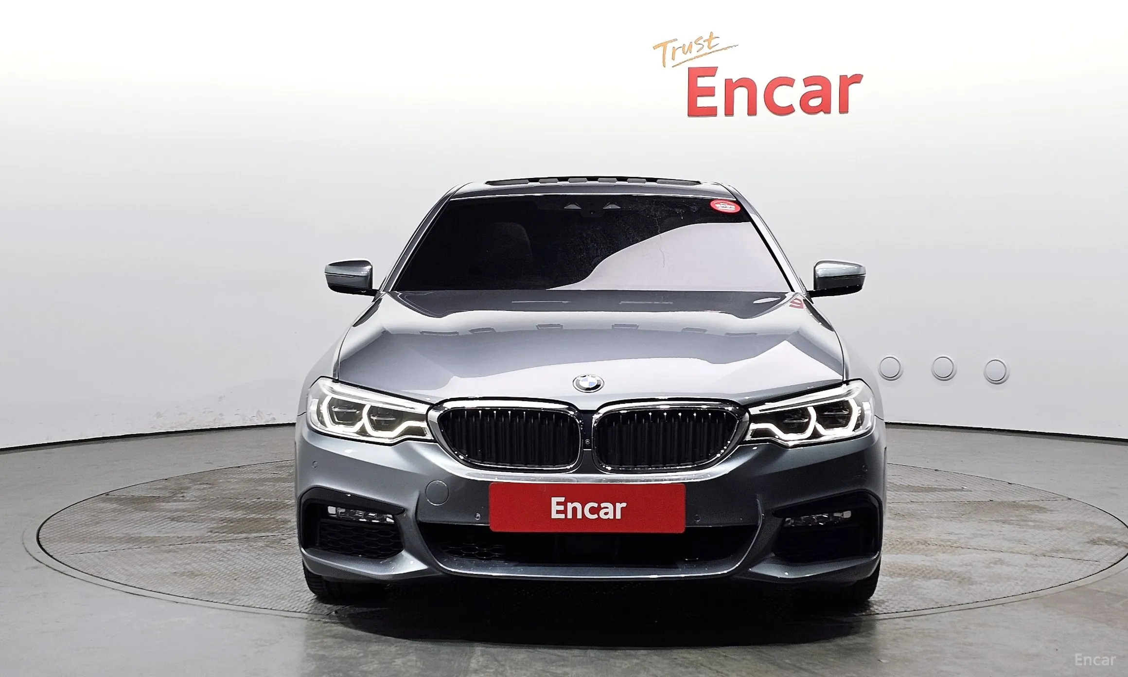 BMW 5 Series (G30) превью 2