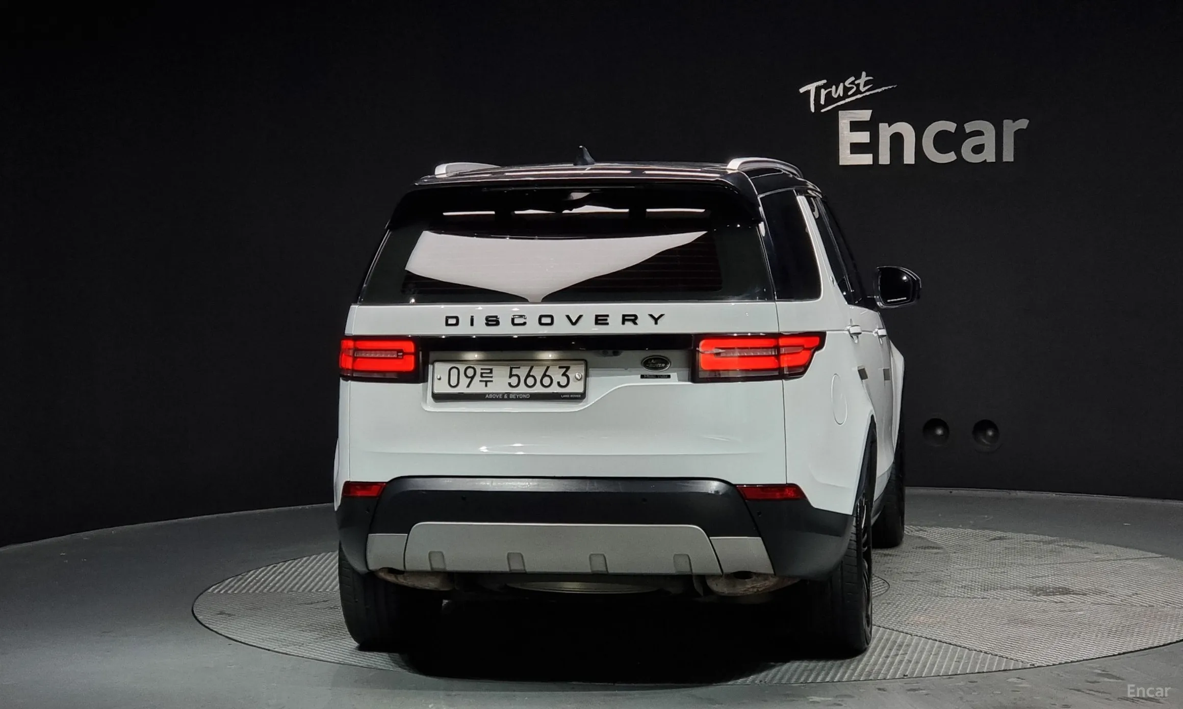 Land Rover Discovery 5 превью 3