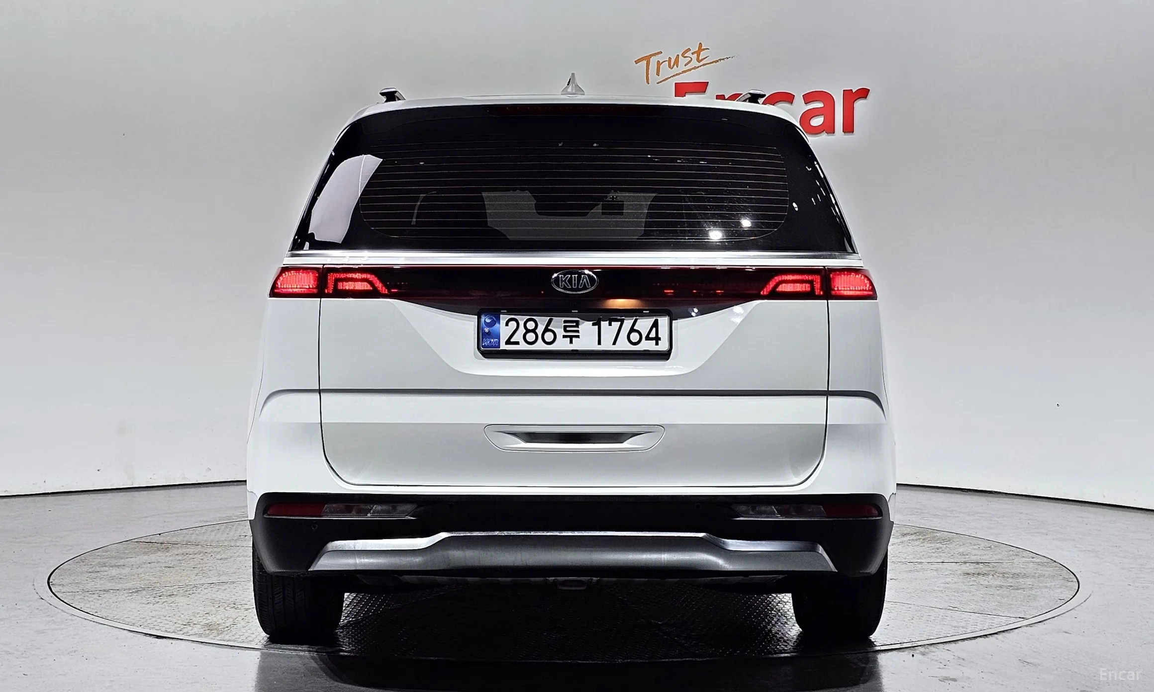 Kia Carnival Gen 4 превью 3