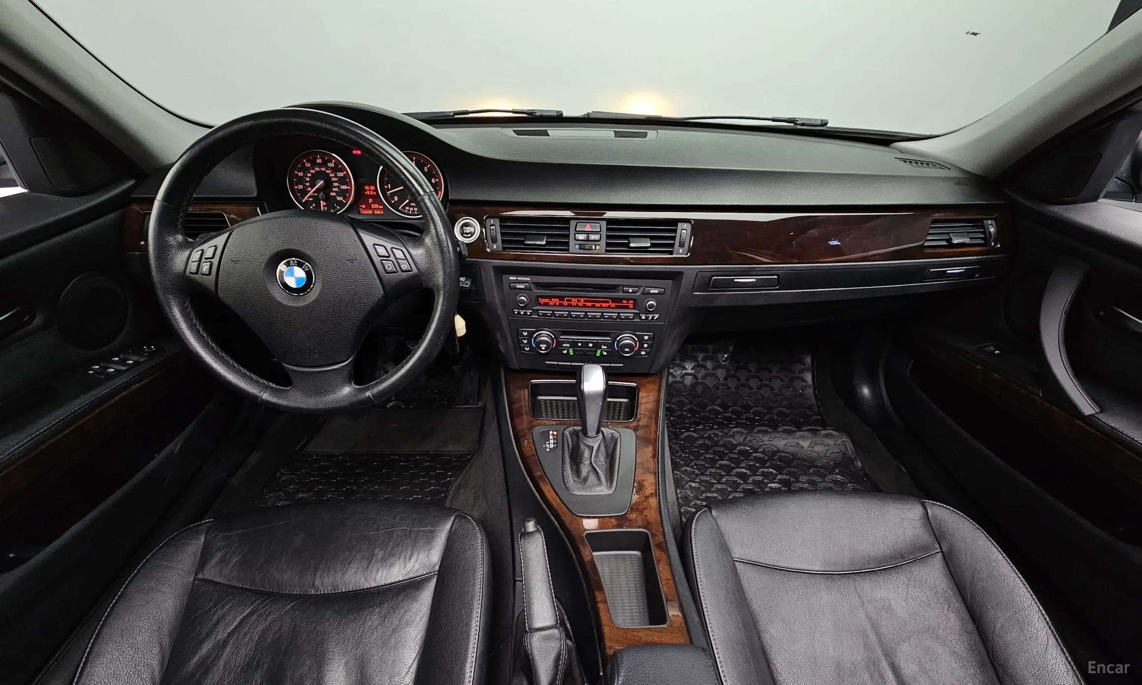 BMW 3 Series (E90) превью 4