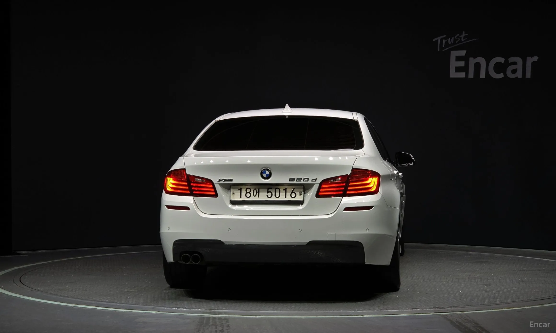 BMW 5 Series (F10) превью 3
