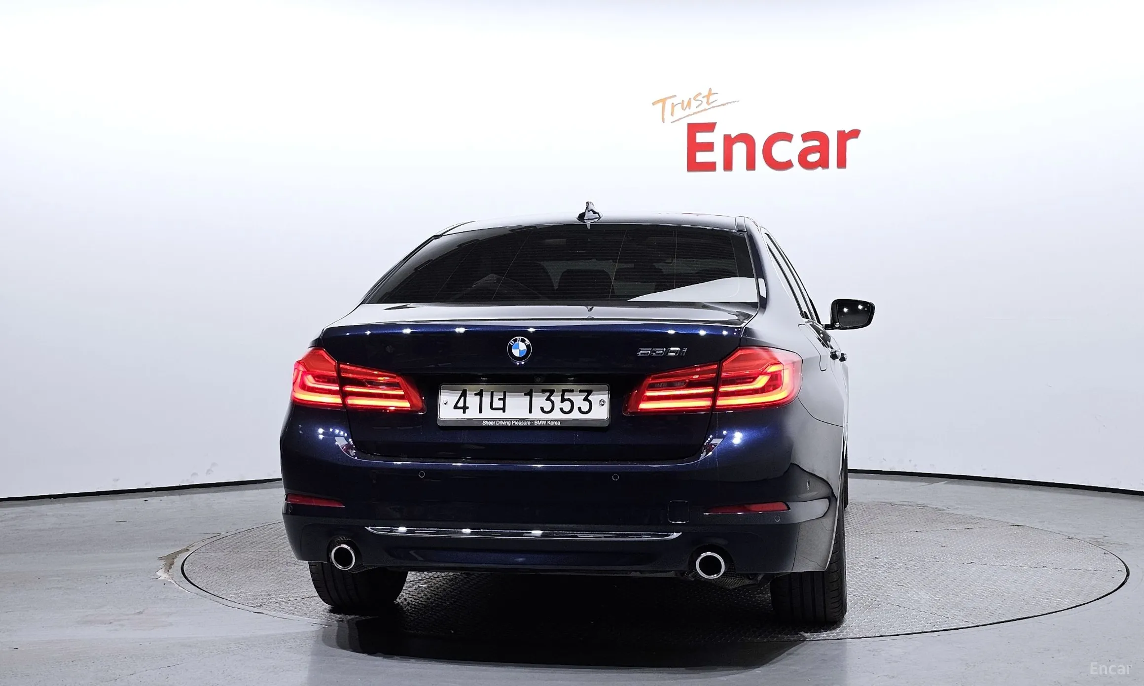 BMW 5 Series (G30) превью 3