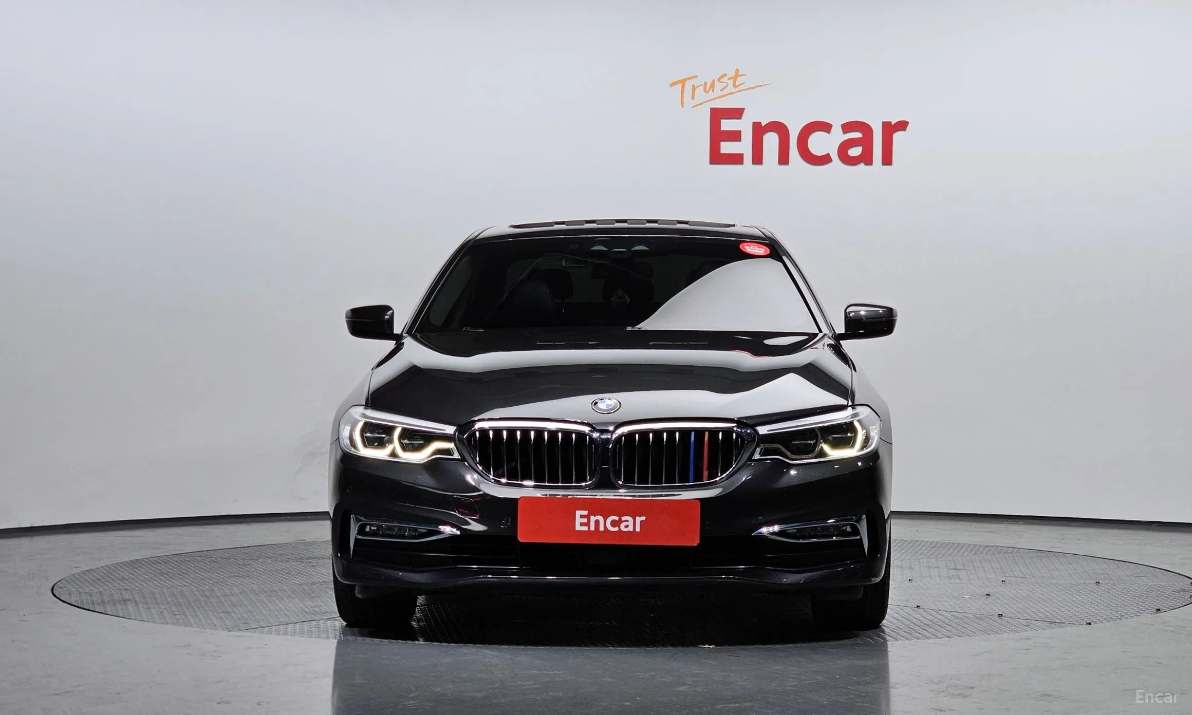 BMW 5 Series (G30) превью 2