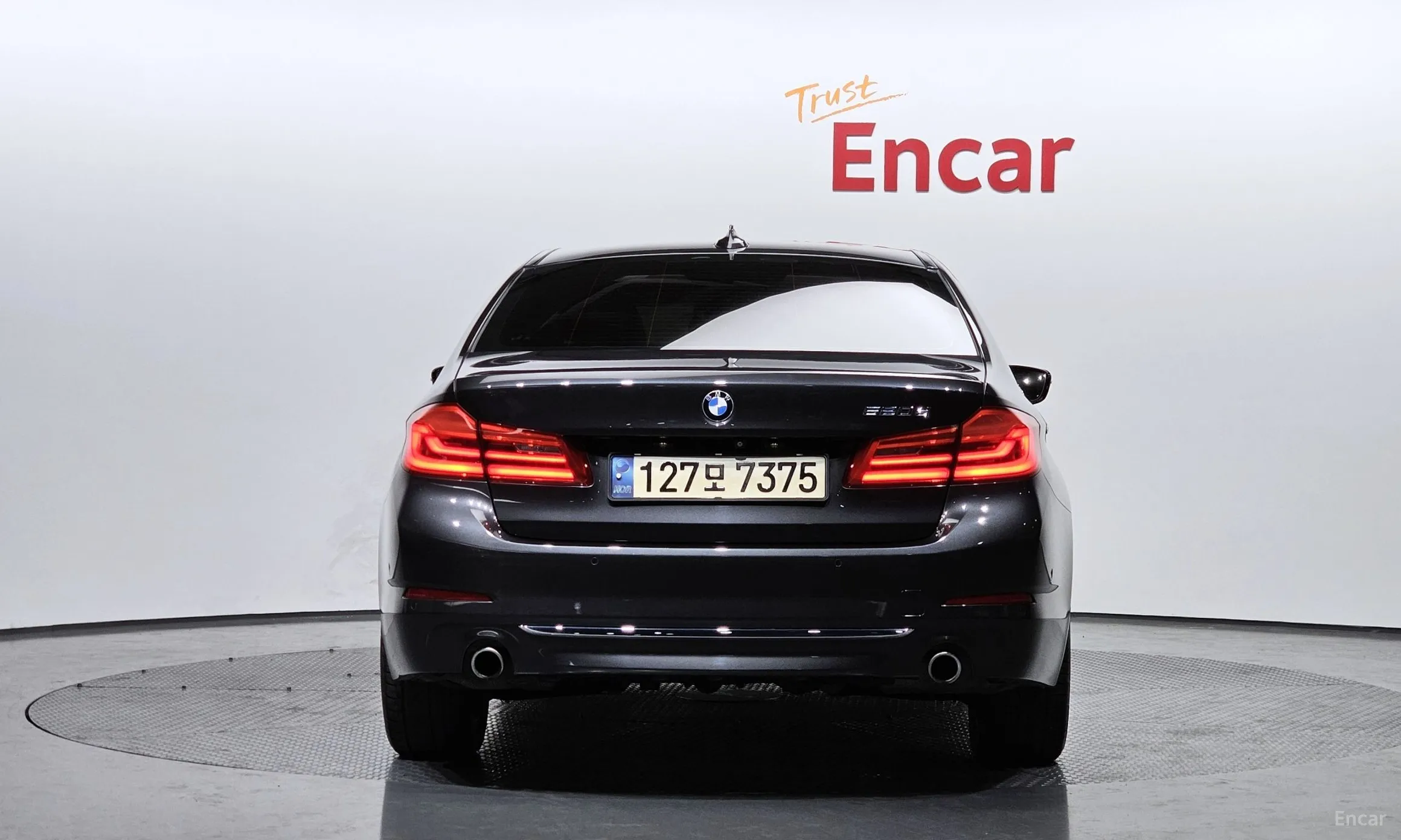 BMW 5 Series (G30) превью 3