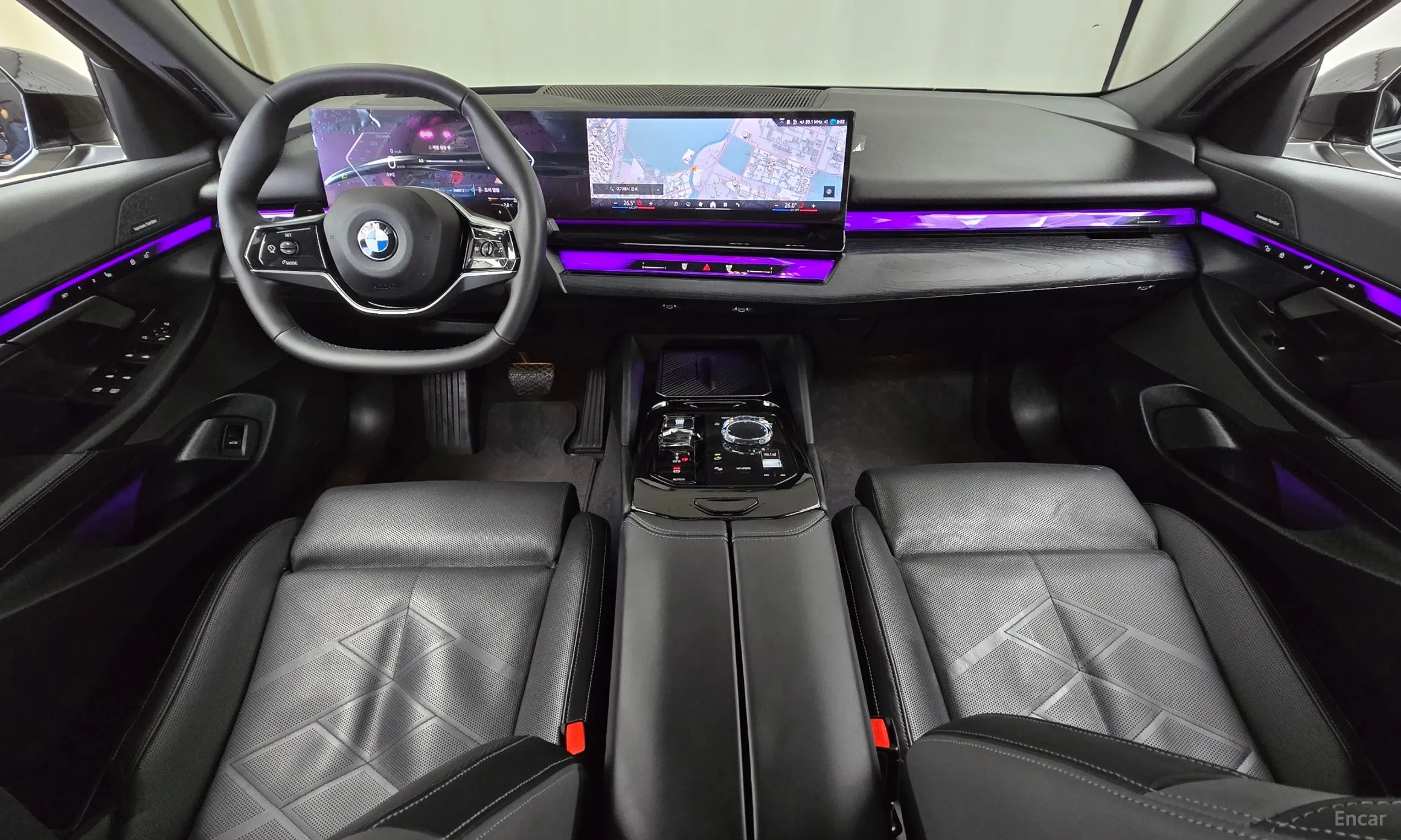 BMW 5 Series (G60) превью 4