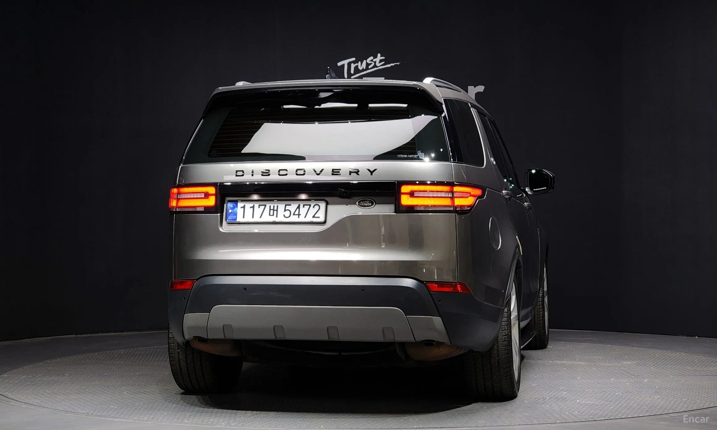 Land Rover Discovery 5 превью 3